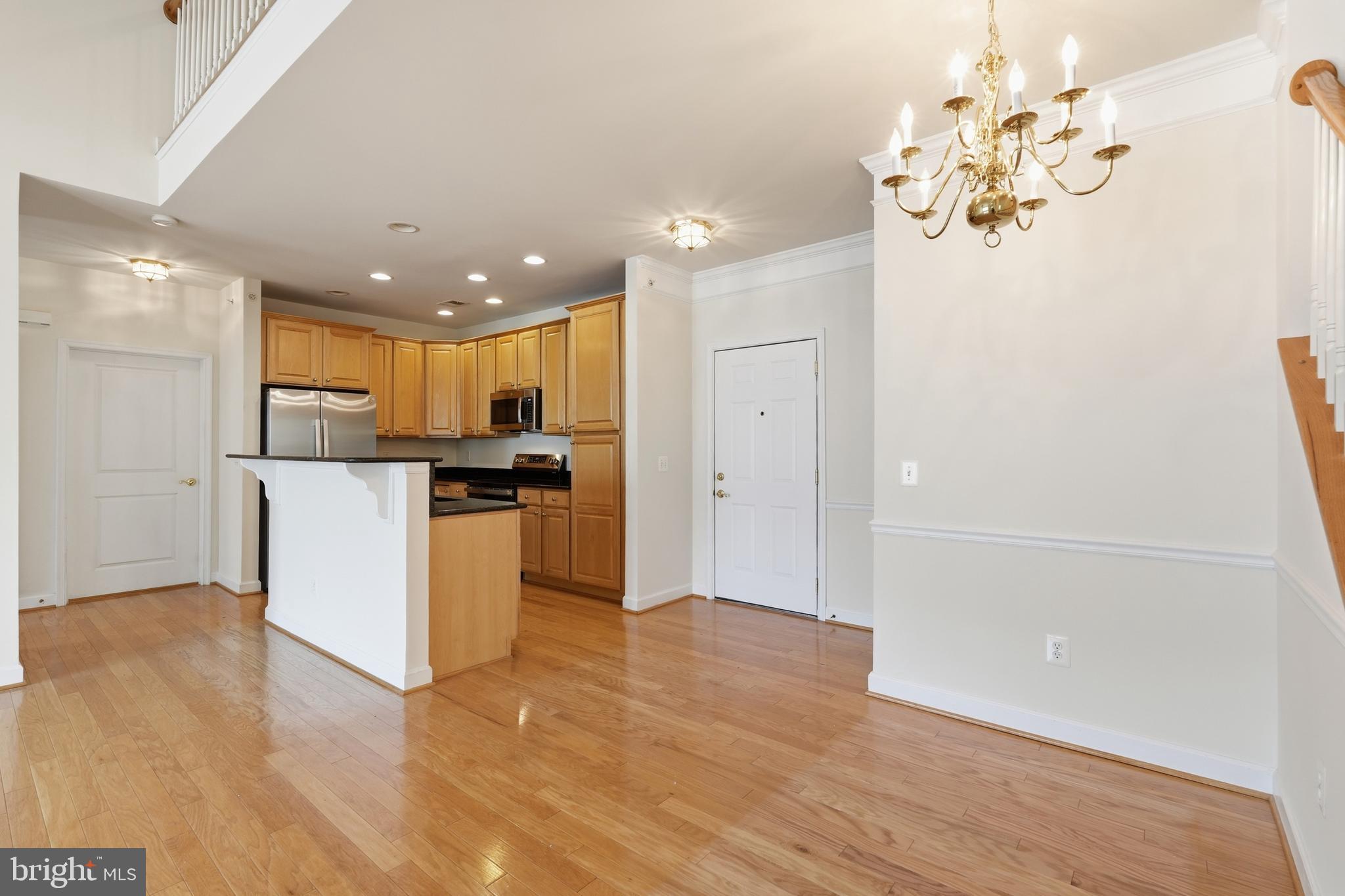 1516 ENYART WAY 304