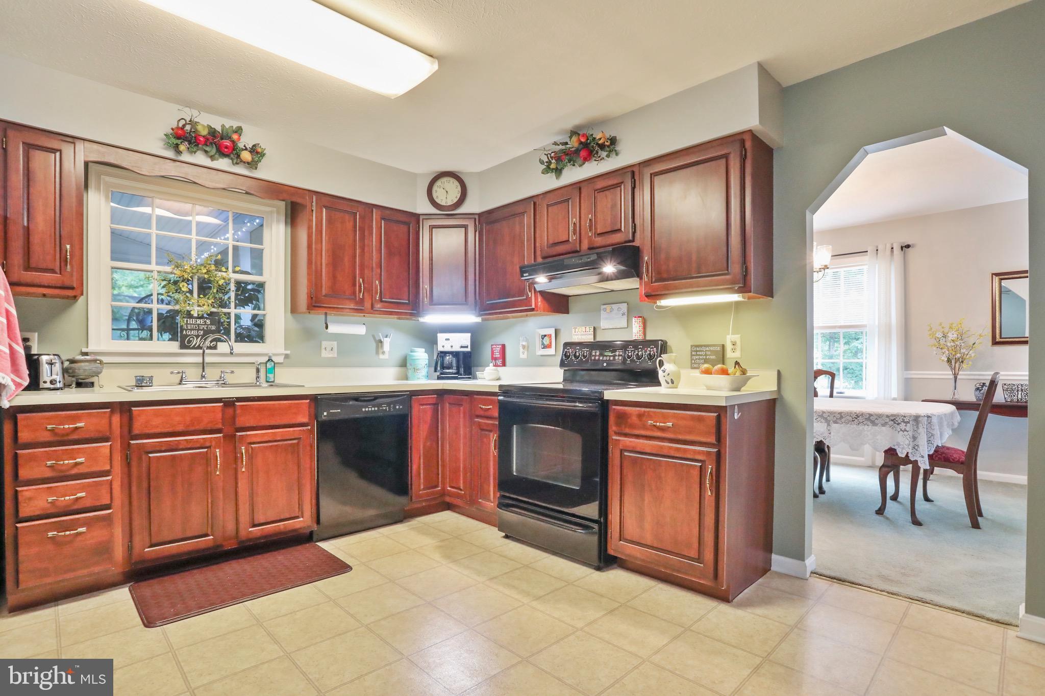 LAKEWOOD MANOR - Residential