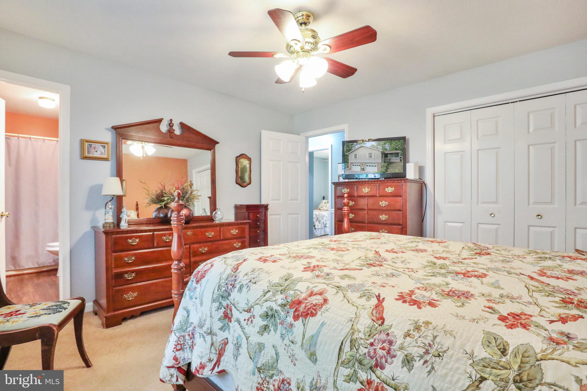 LAKEWOOD MANOR - Residential