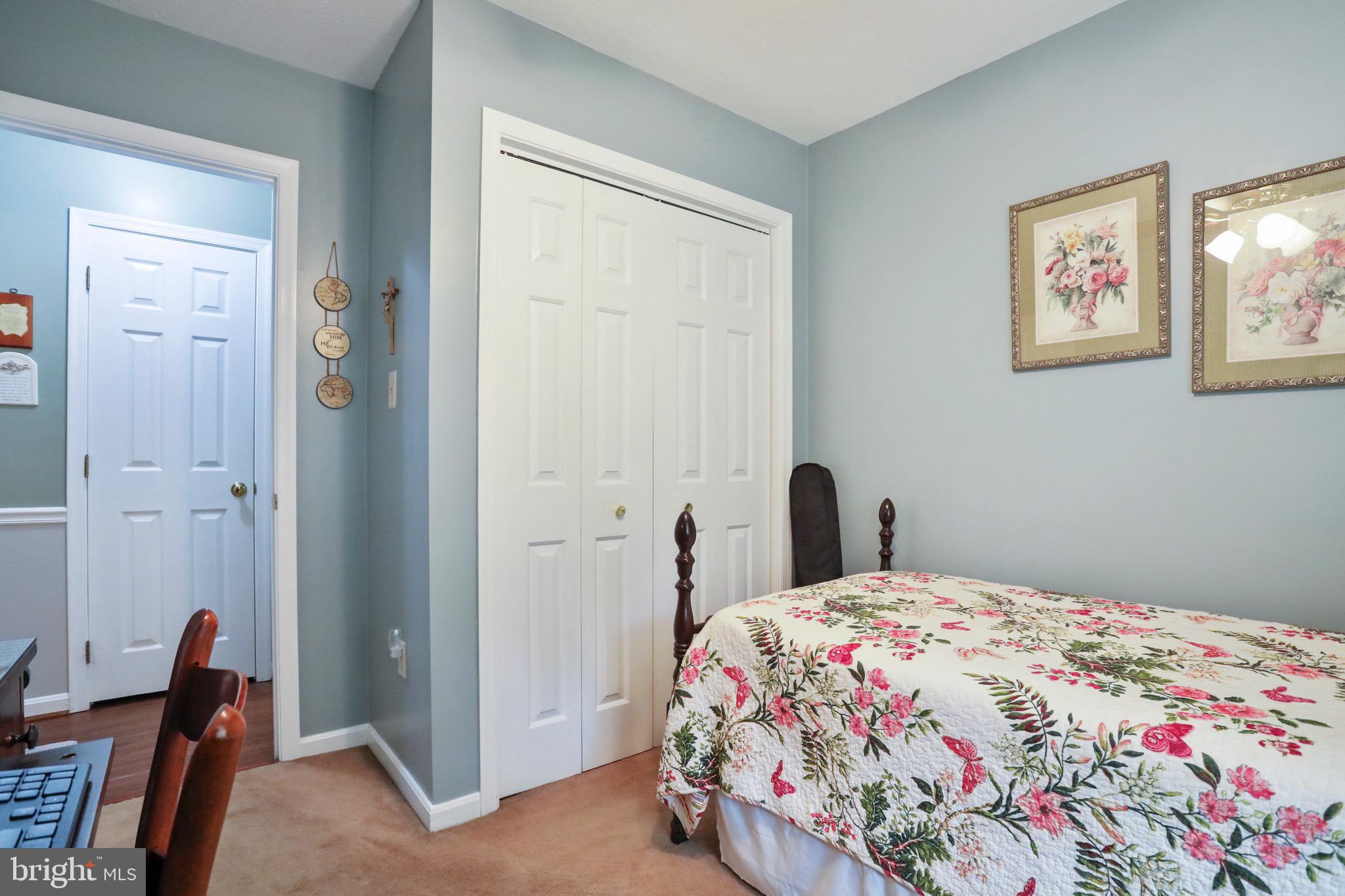 LAKEWOOD MANOR - Residential