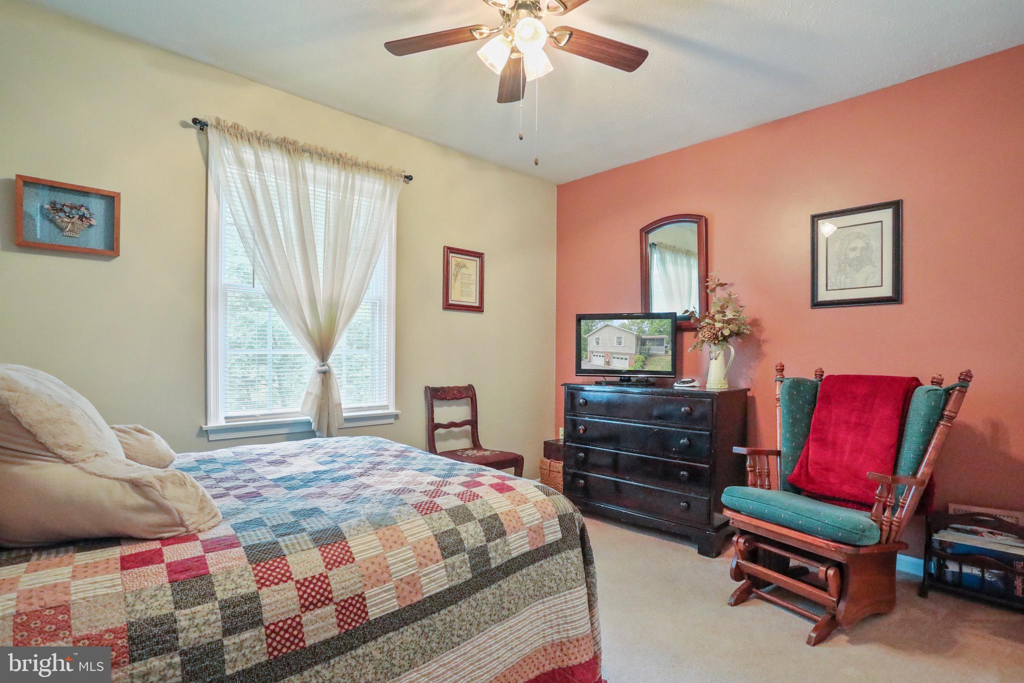 LAKEWOOD MANOR - Residential