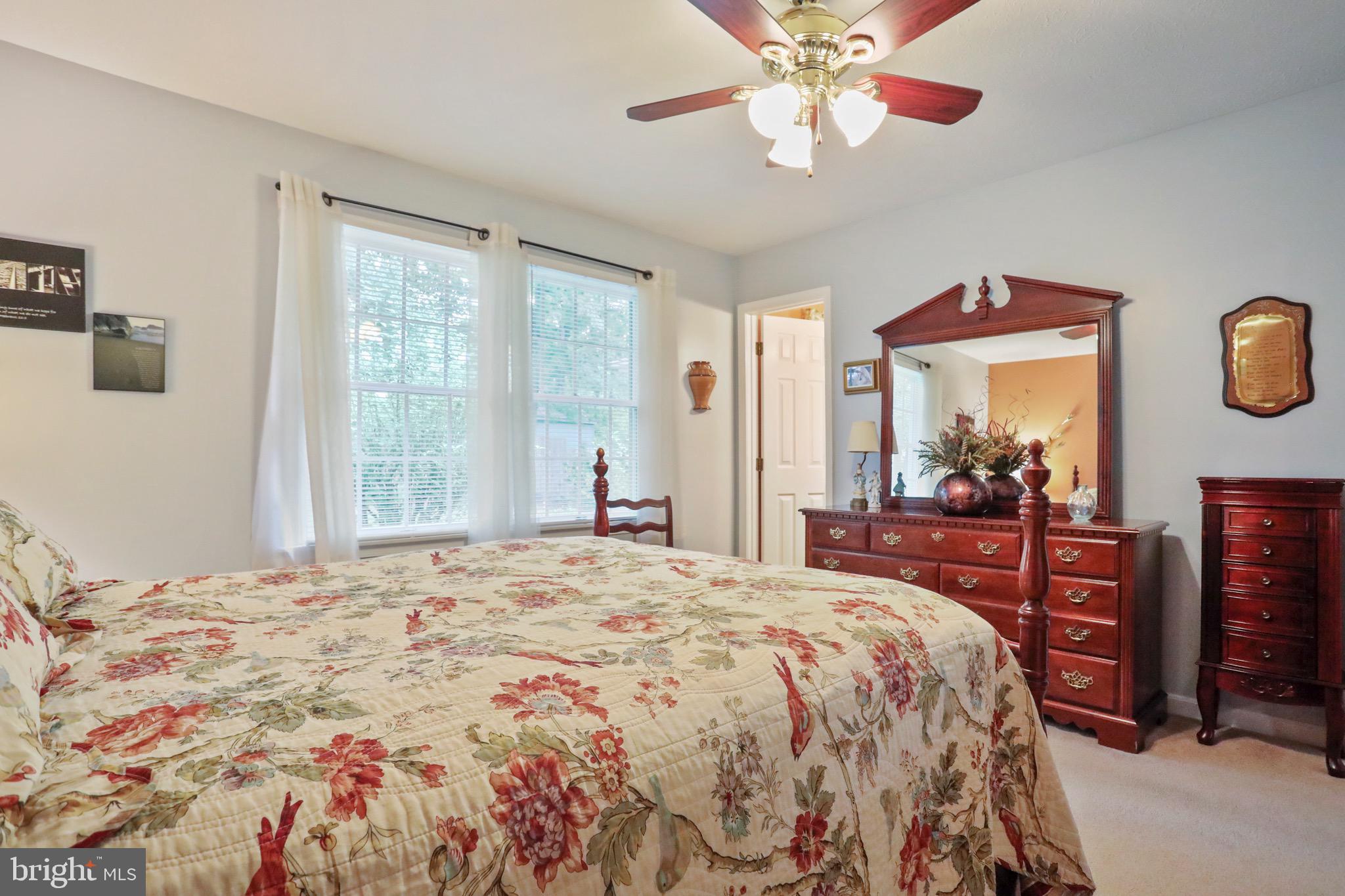 LAKEWOOD MANOR - Residential