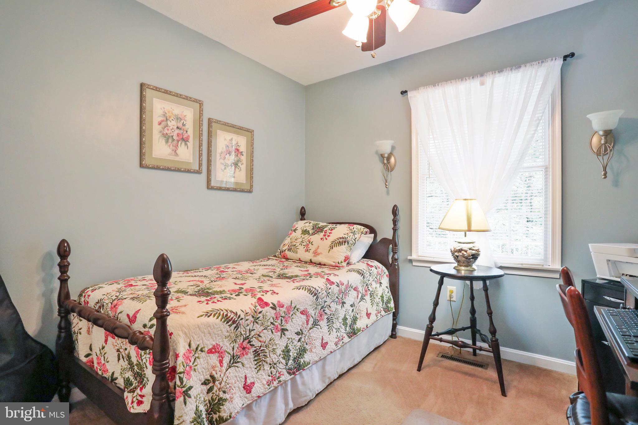 LAKEWOOD MANOR - Residential