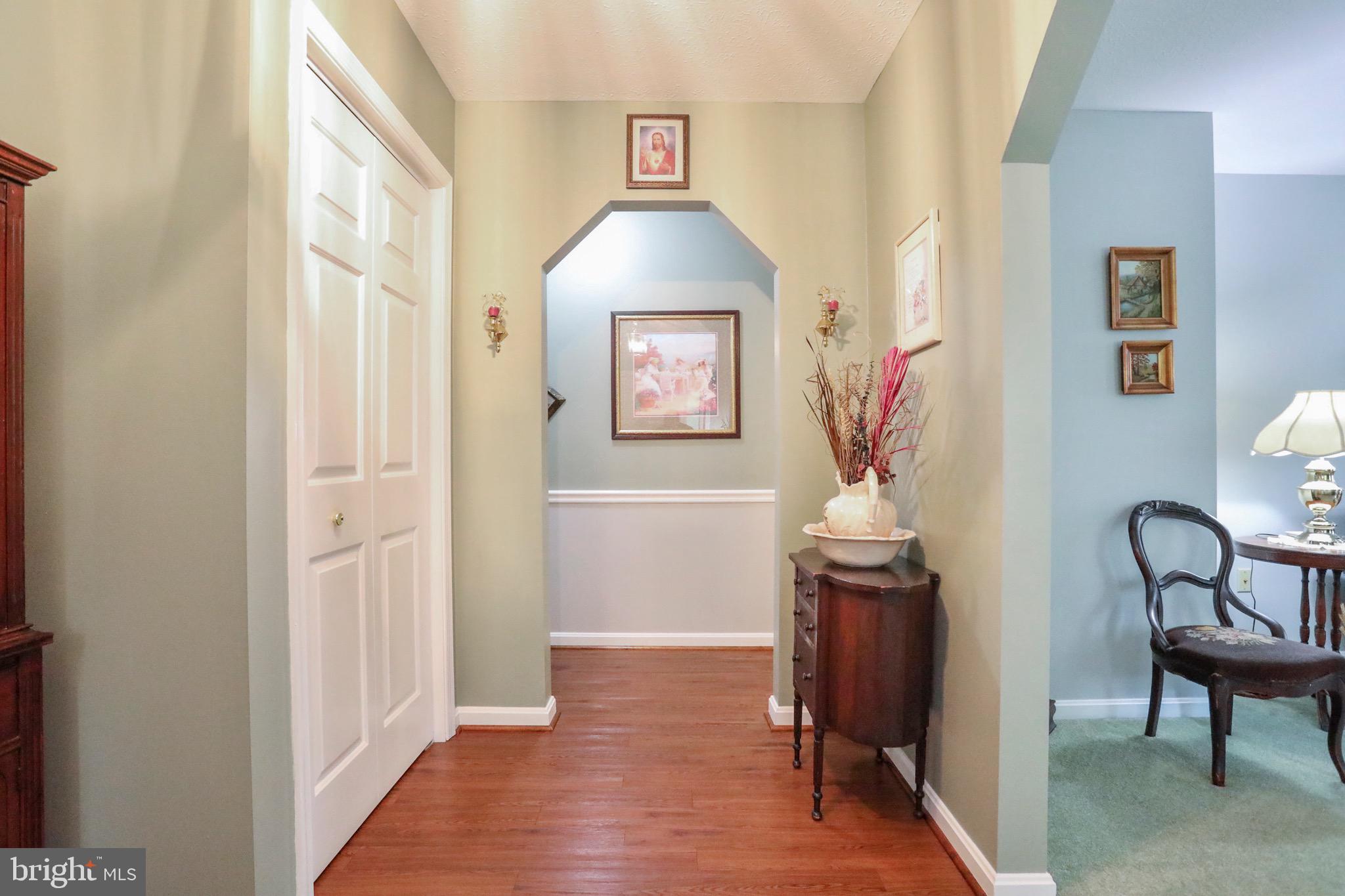 LAKEWOOD MANOR - Residential