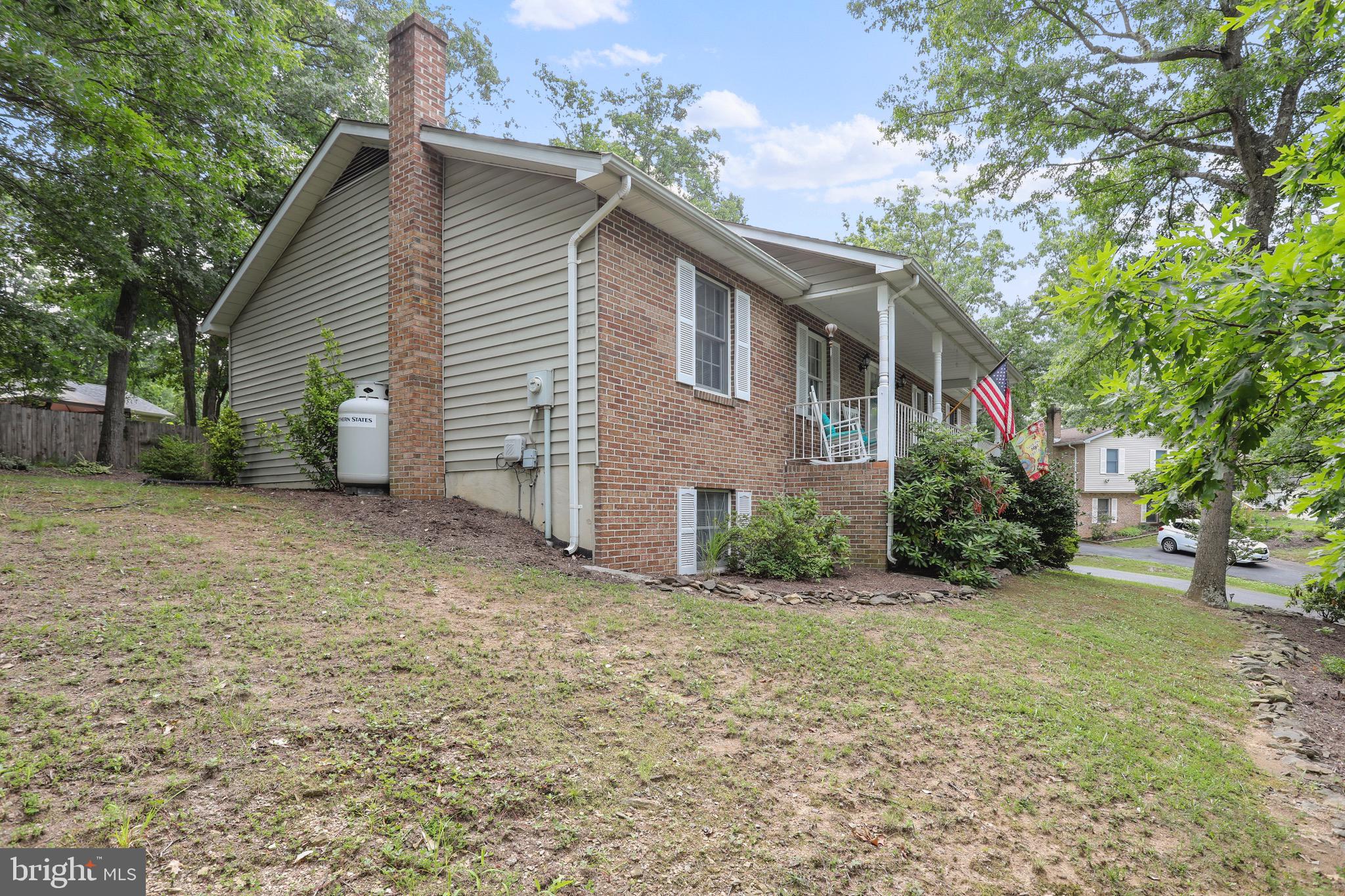 LAKEWOOD MANOR - Residential