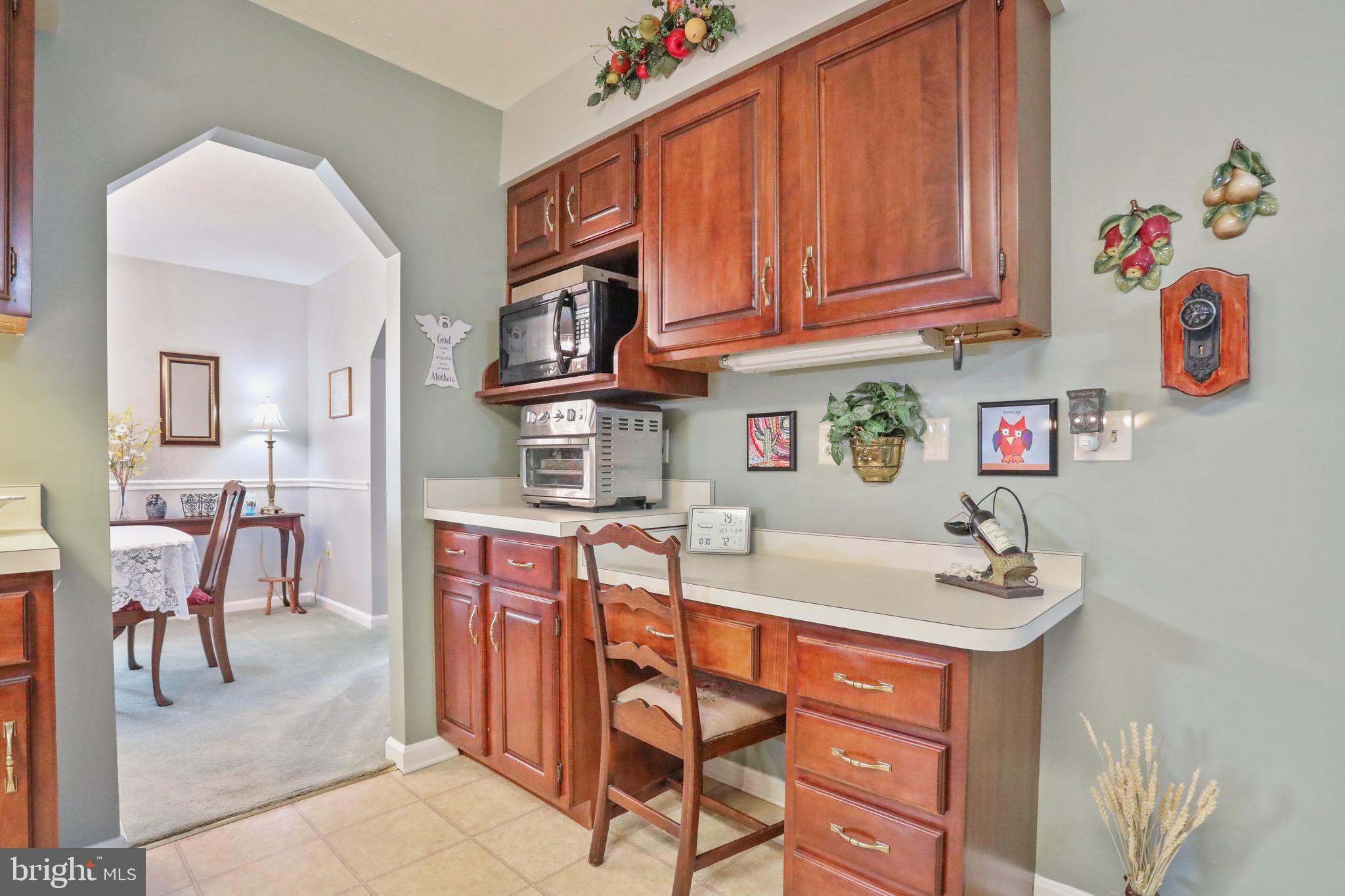 LAKEWOOD MANOR - Residential