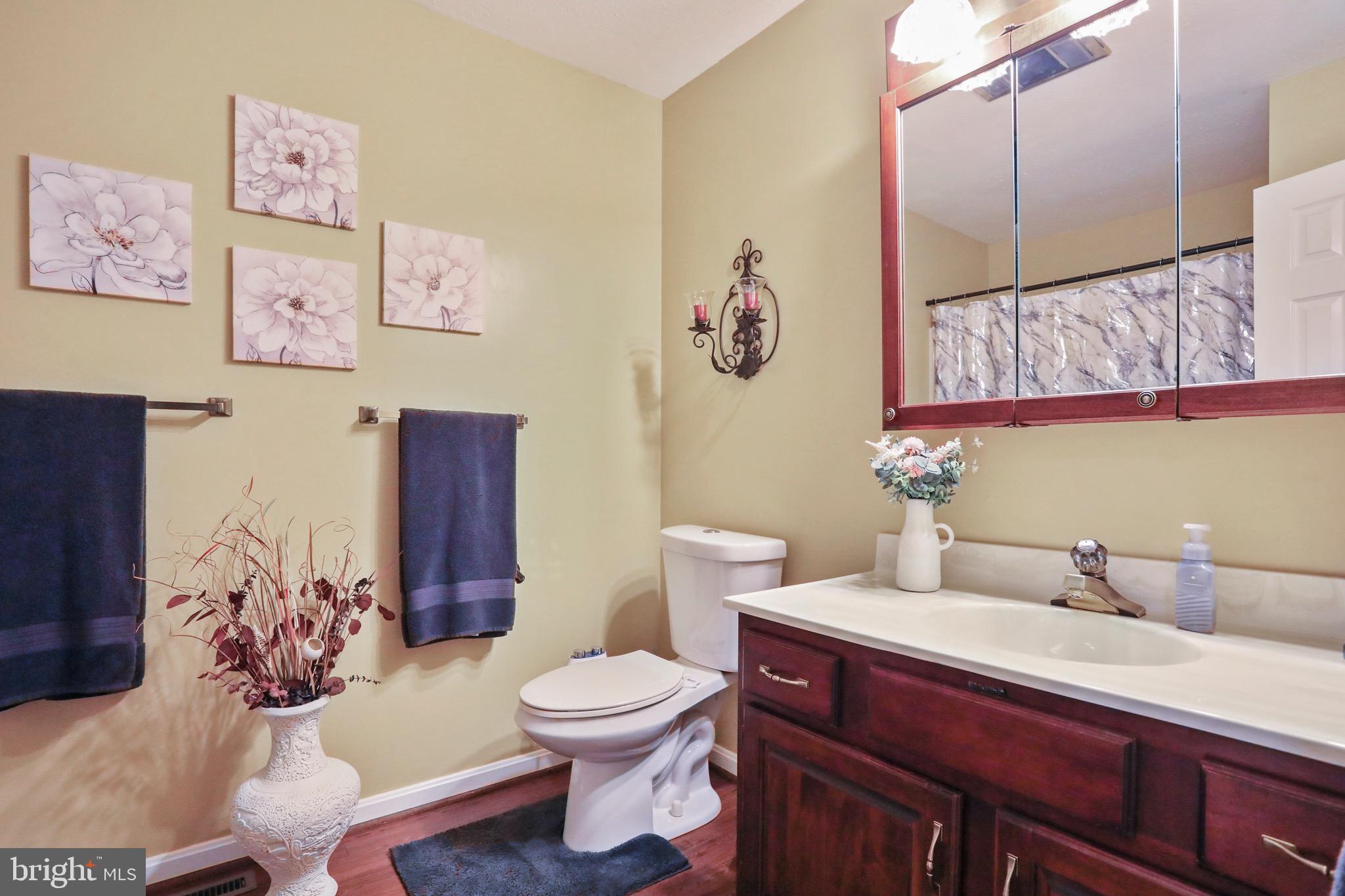 LAKEWOOD MANOR - Residential