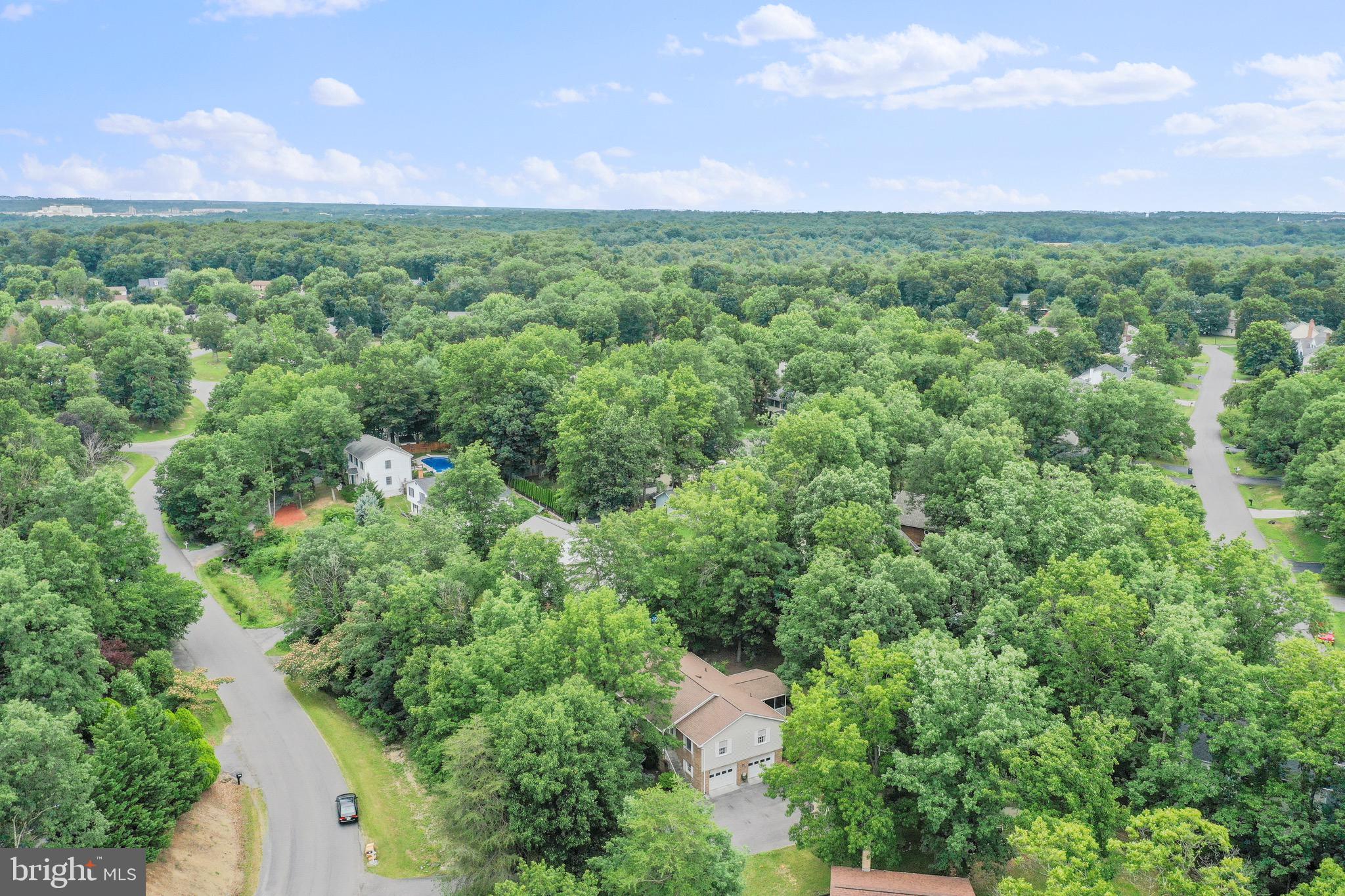 LAKEWOOD MANOR - Residential