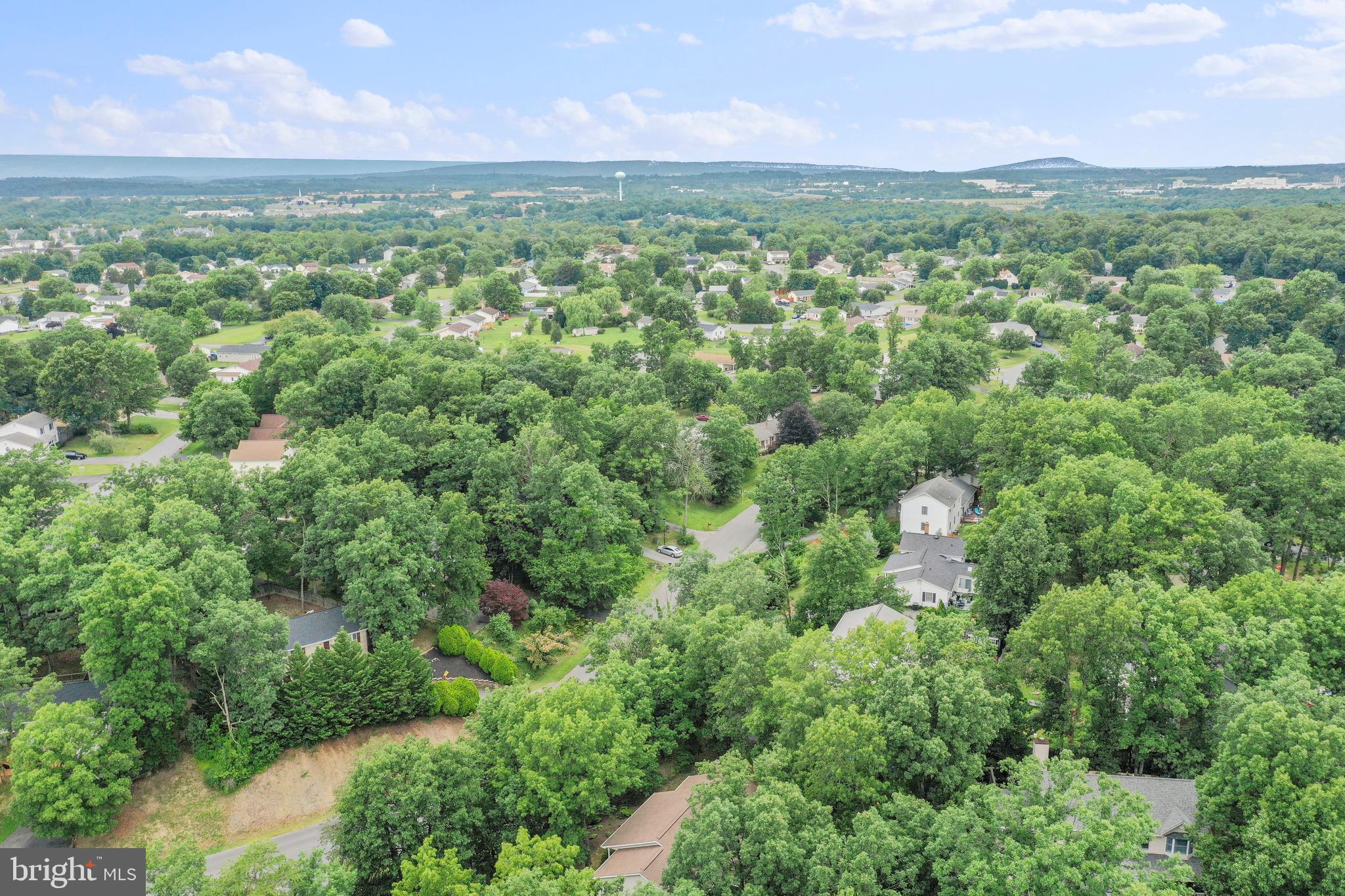 LAKEWOOD MANOR - Residential