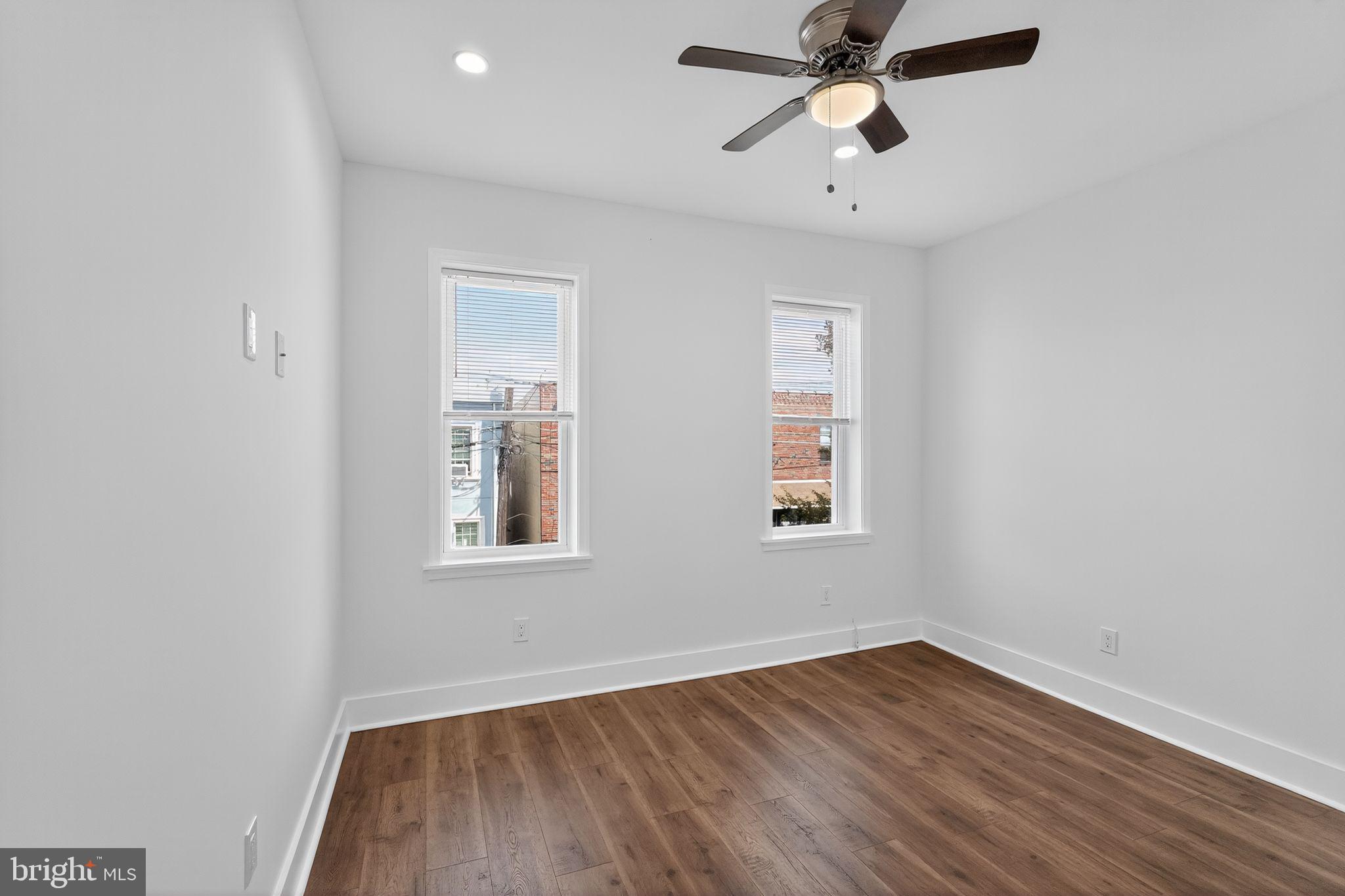 PORT RICHMOND - Residential