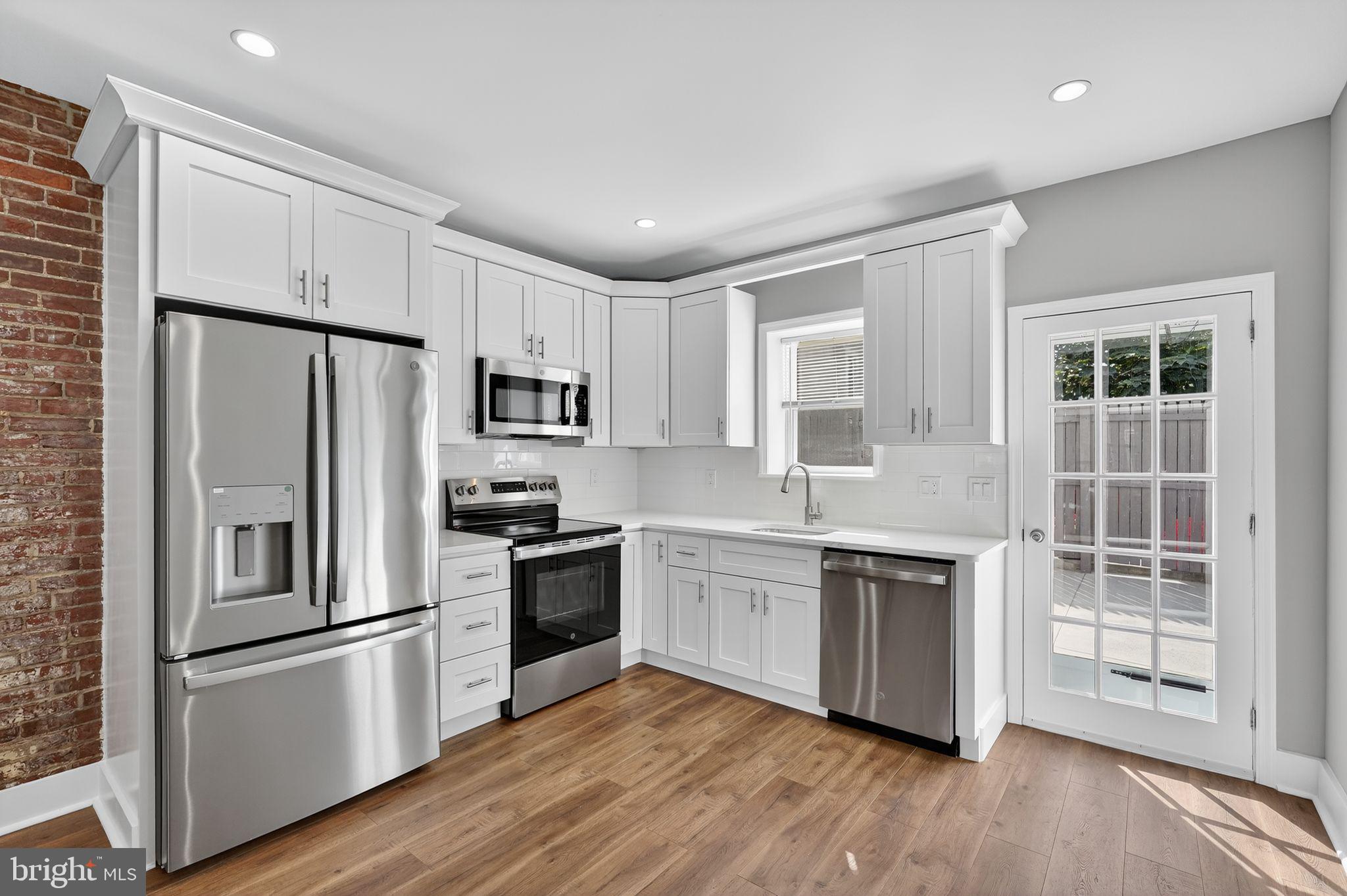 PORT RICHMOND - Residential