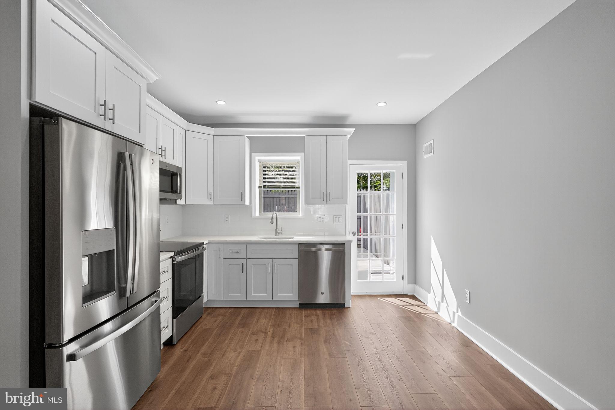 PORT RICHMOND - Residential