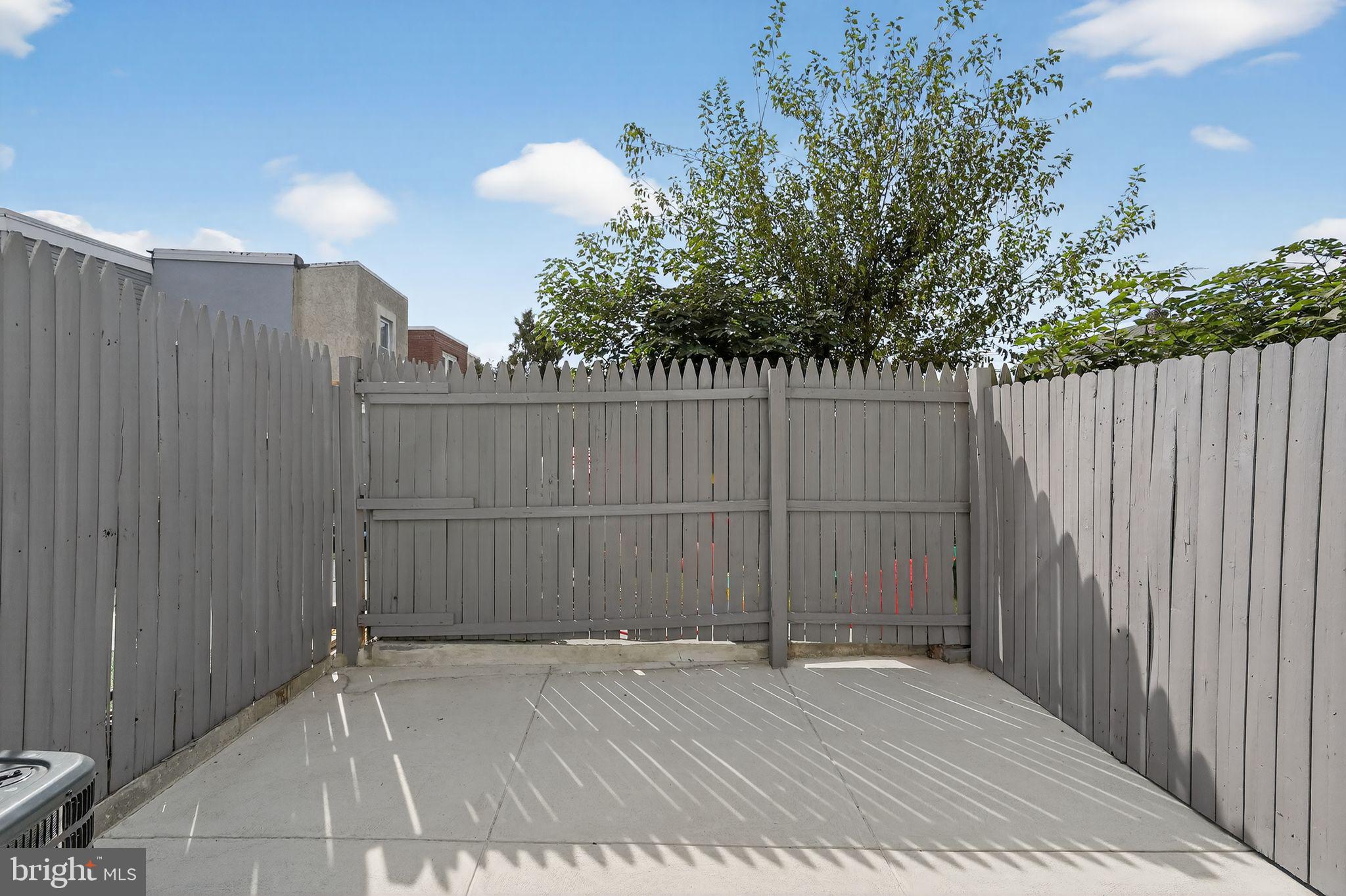 PORT RICHMOND - Residential