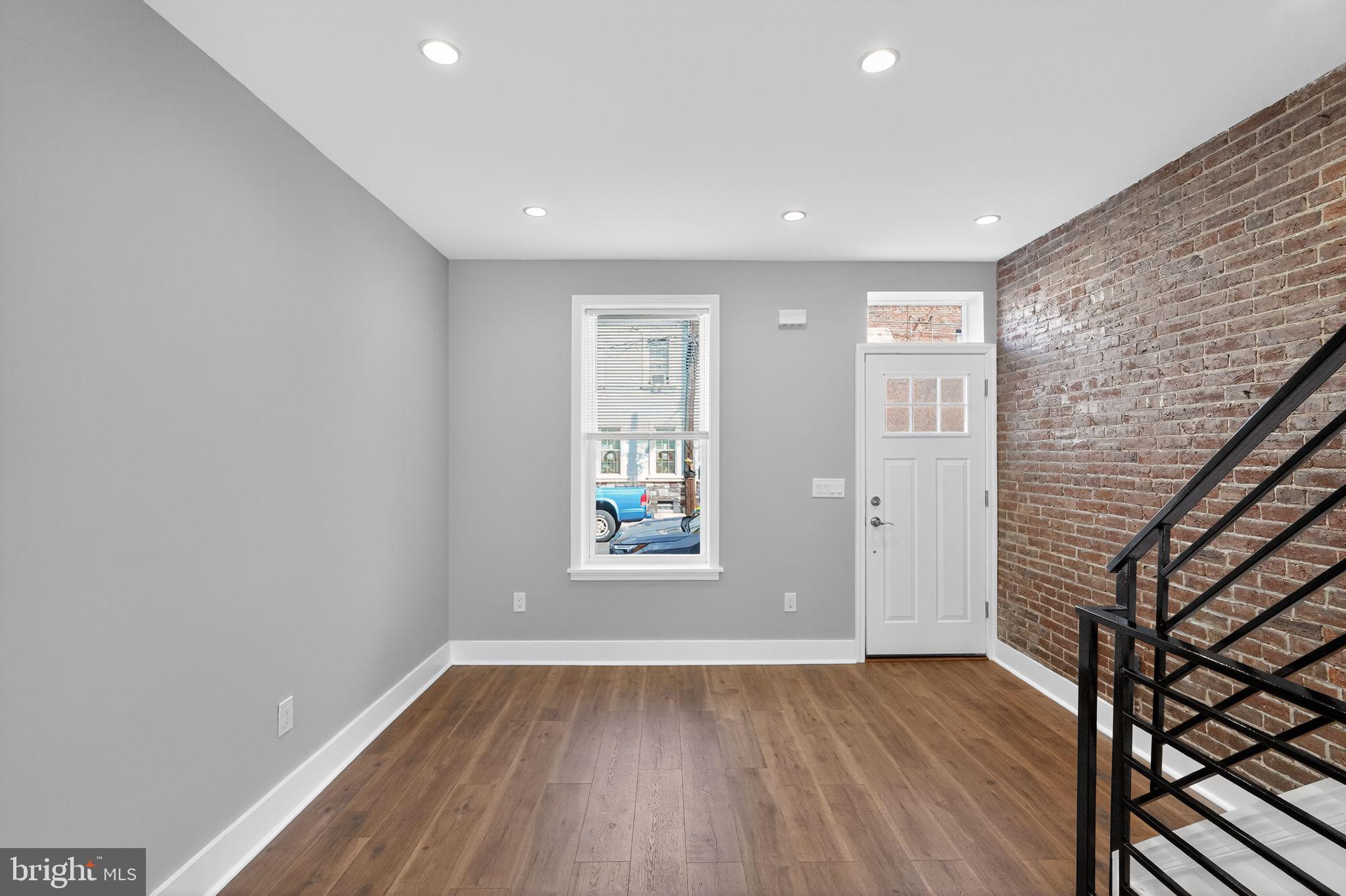 PORT RICHMOND - Residential