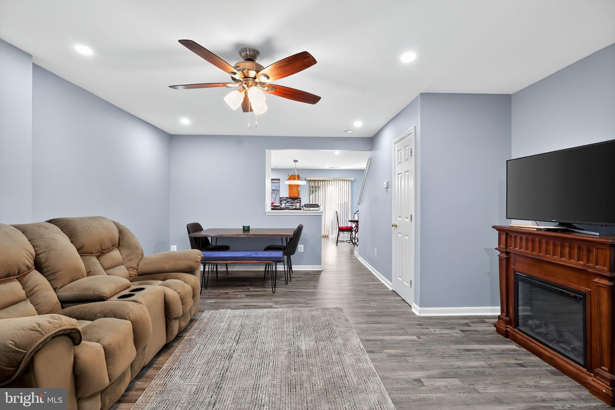 TRAILSIDE - Residential