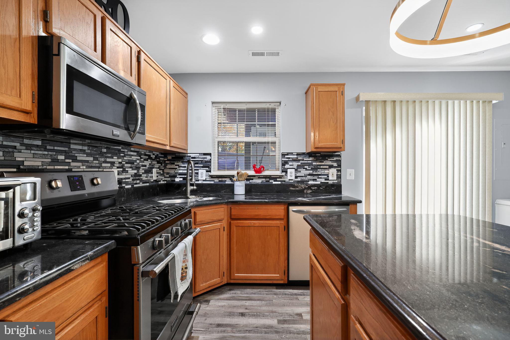 TRAILSIDE - Residential