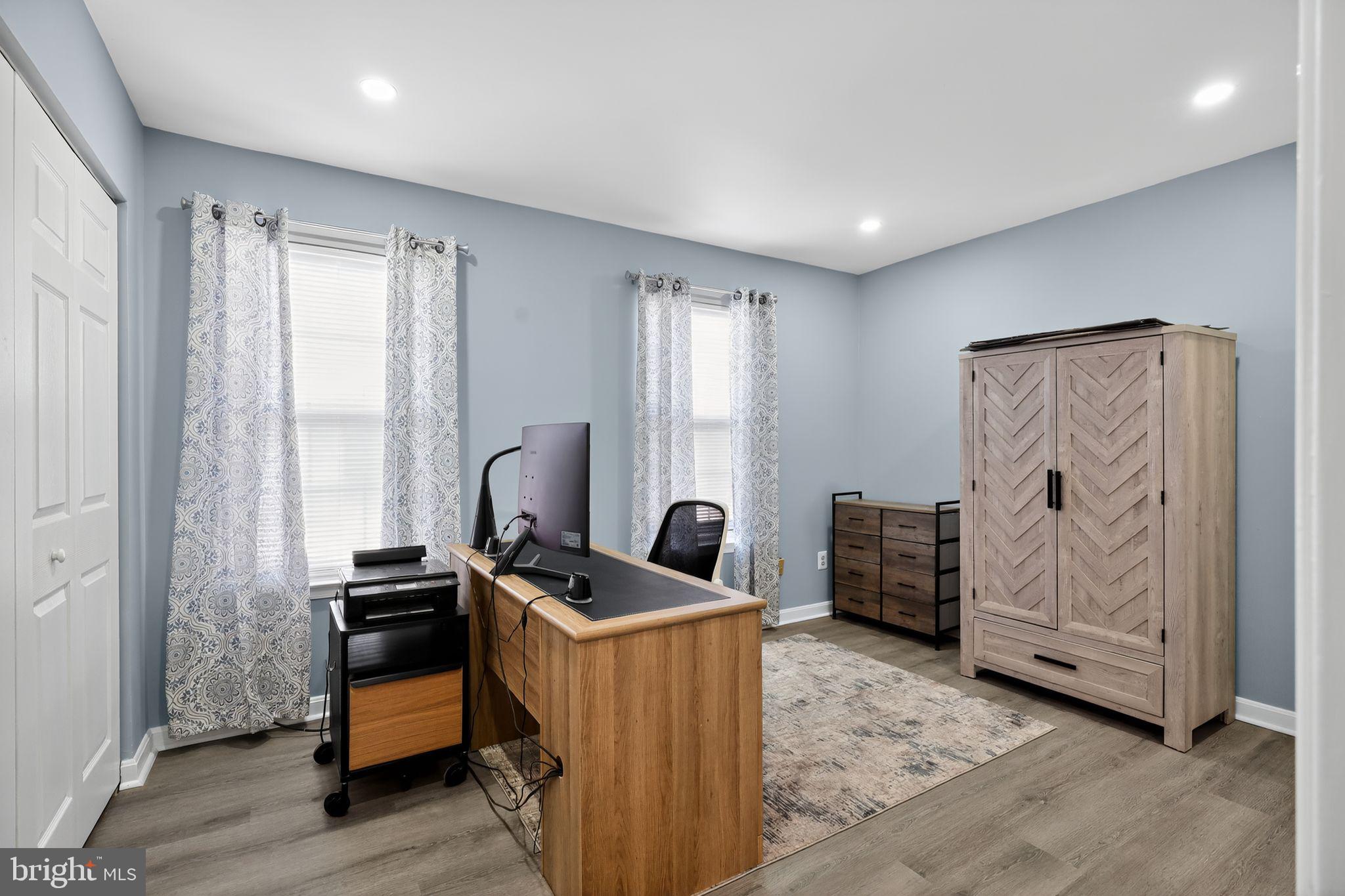 TRAILSIDE - Residential