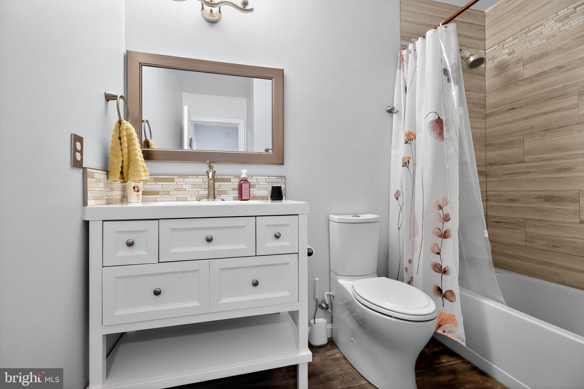 TRAILSIDE - Residential