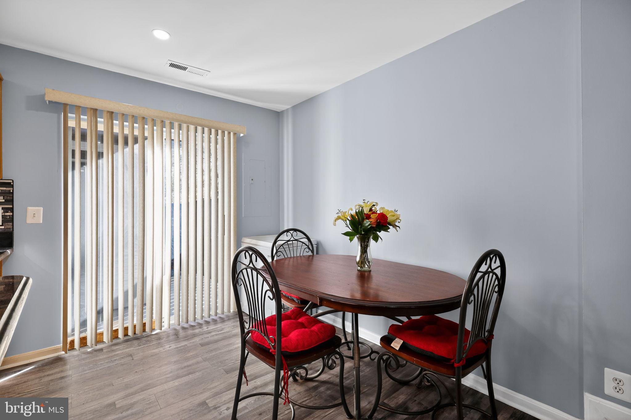 TRAILSIDE - Residential