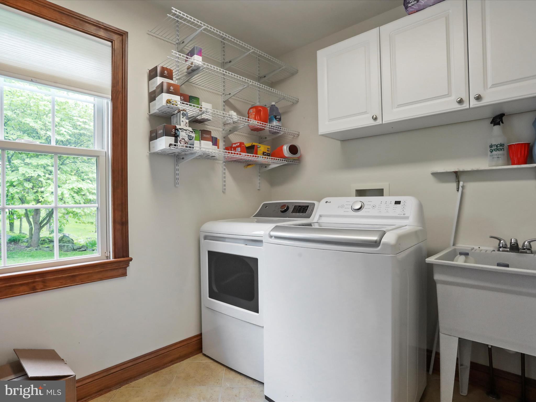 CORNERSTONE - Residential