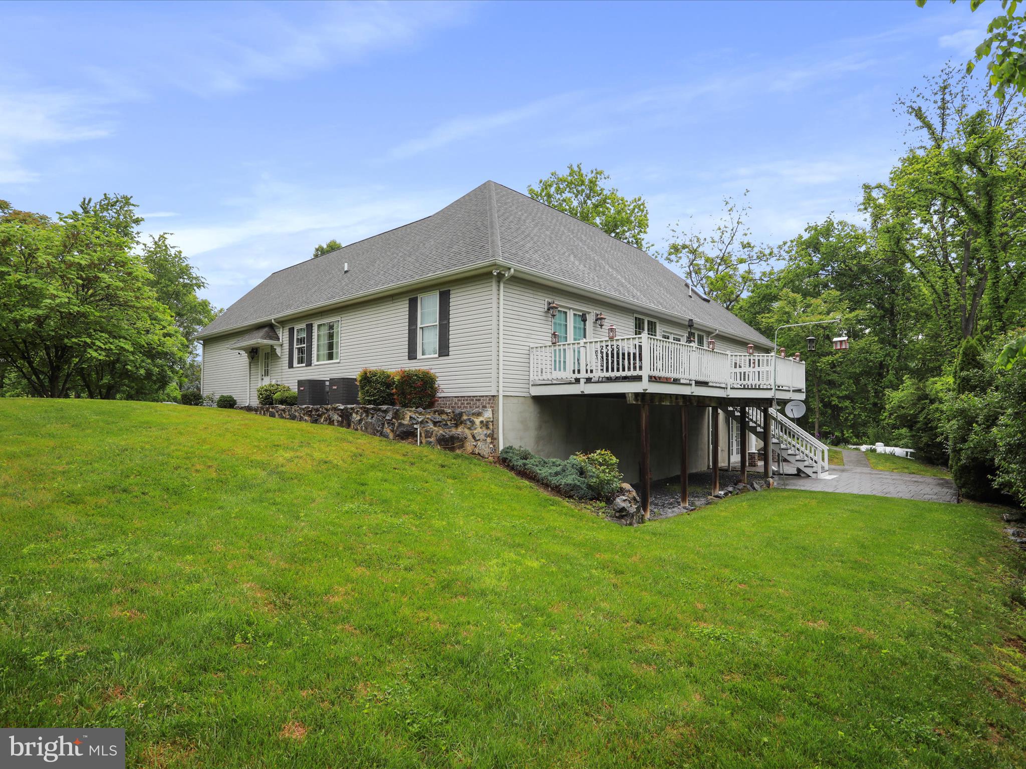 CORNERSTONE - Residential