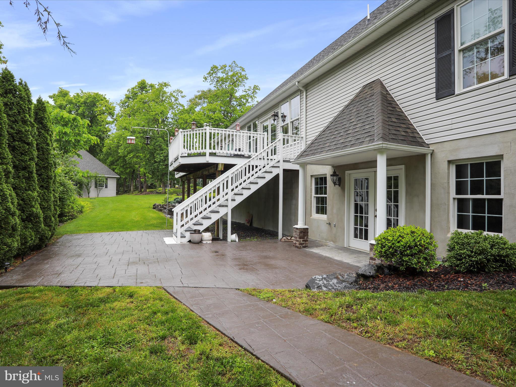 CORNERSTONE - Residential