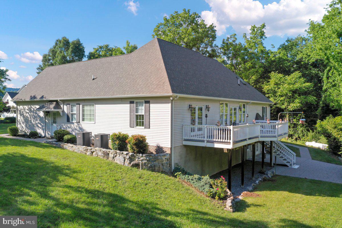 CORNERSTONE - Residential