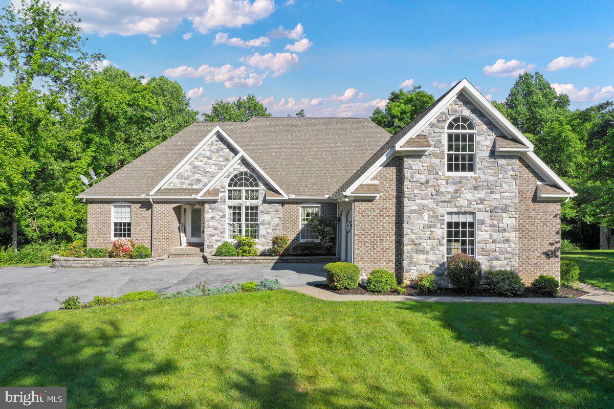 CORNERSTONE - Residential