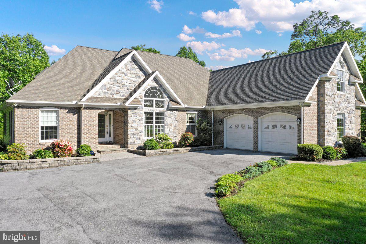 CORNERSTONE - Residential