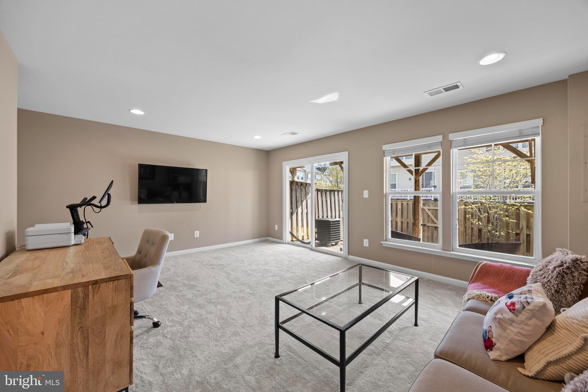 PEMBROOKE/VICTORY LAKES - Residential