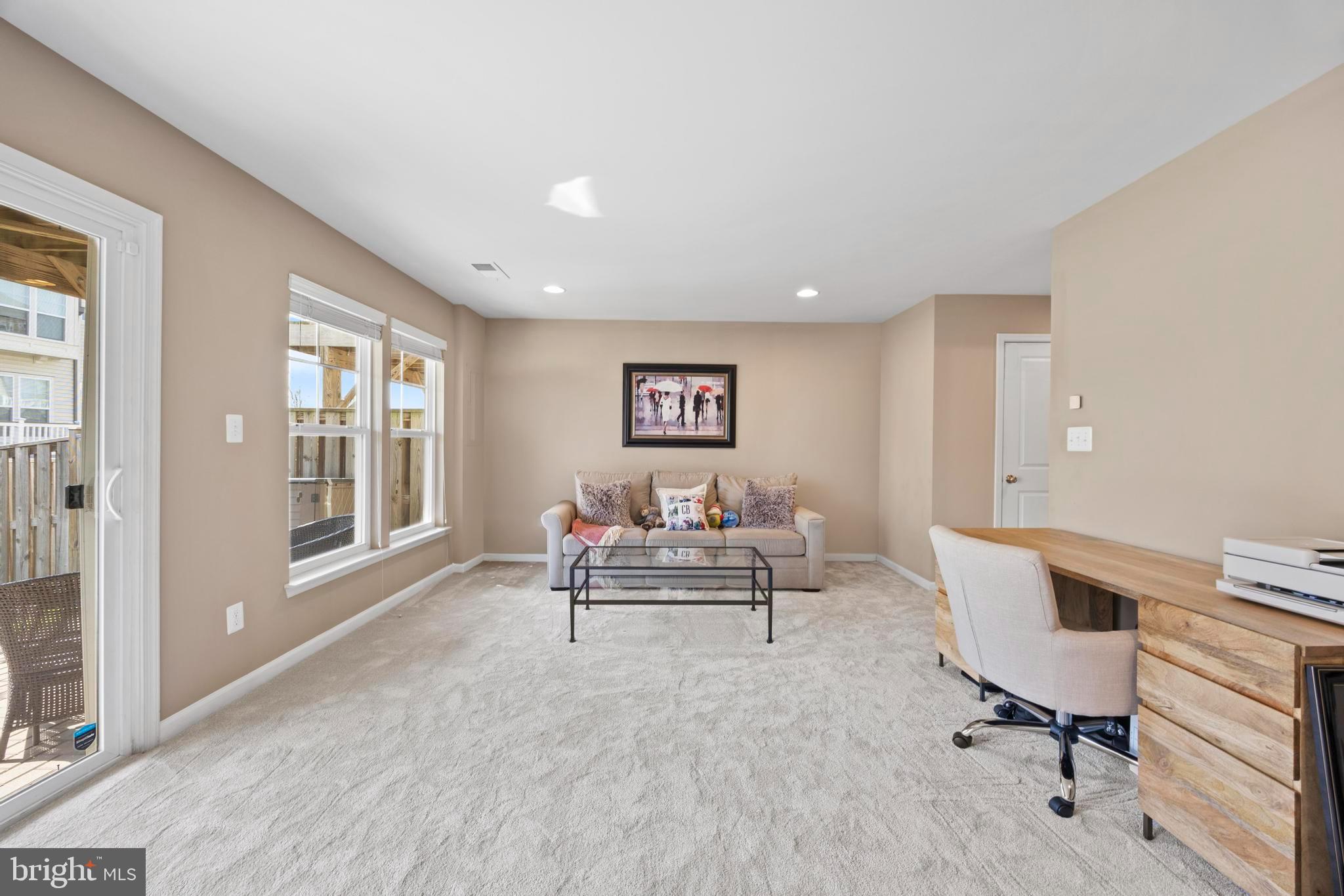 PEMBROOKE/VICTORY LAKES - Residential