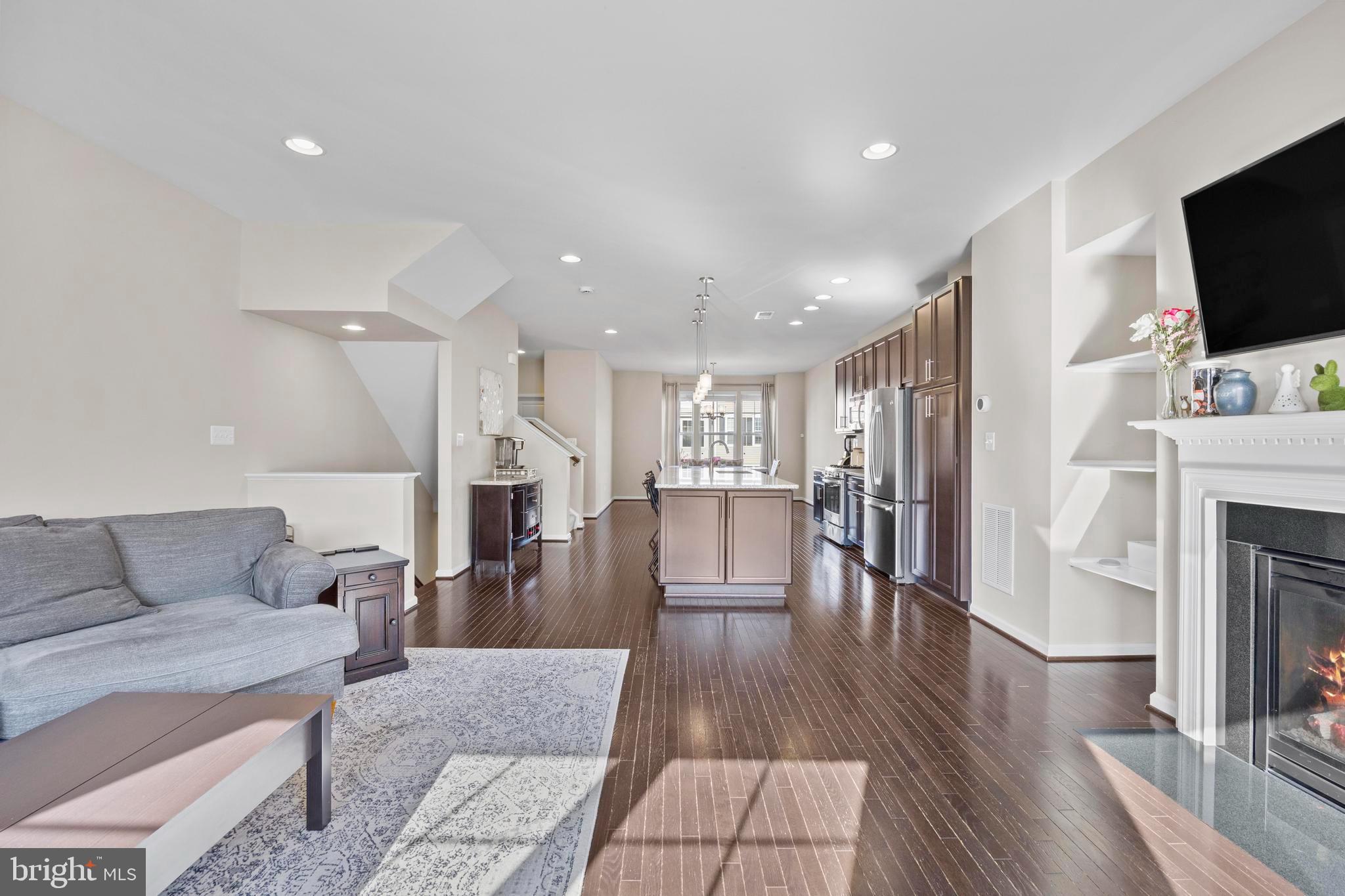 PEMBROOKE/VICTORY LAKES - Residential