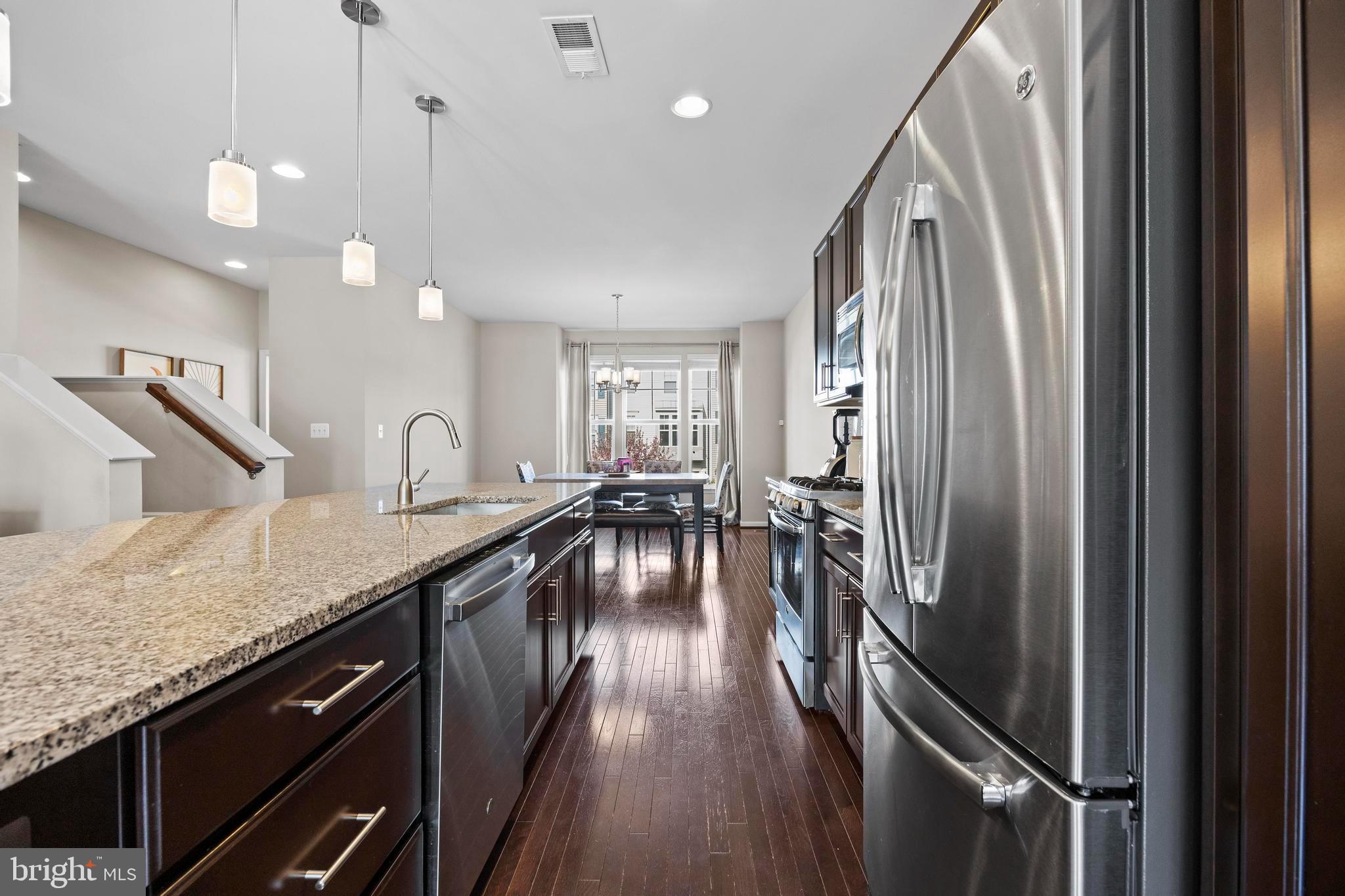 PEMBROOKE/VICTORY LAKES - Residential