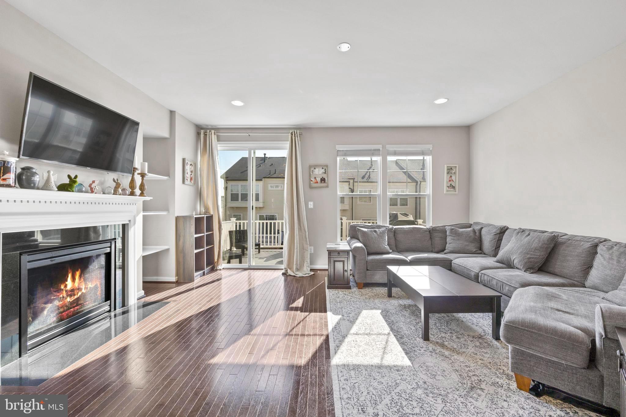 PEMBROOKE/VICTORY LAKES - Residential