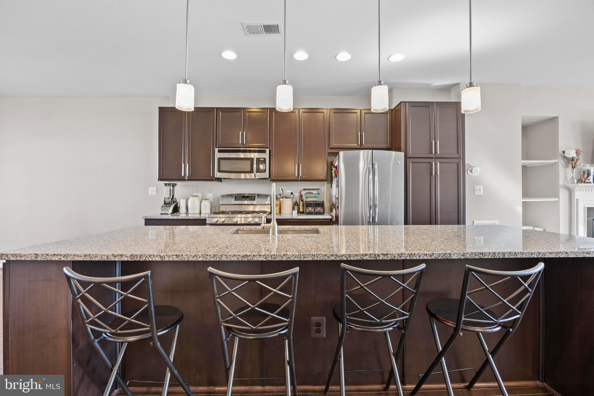 PEMBROOKE/VICTORY LAKES - Residential