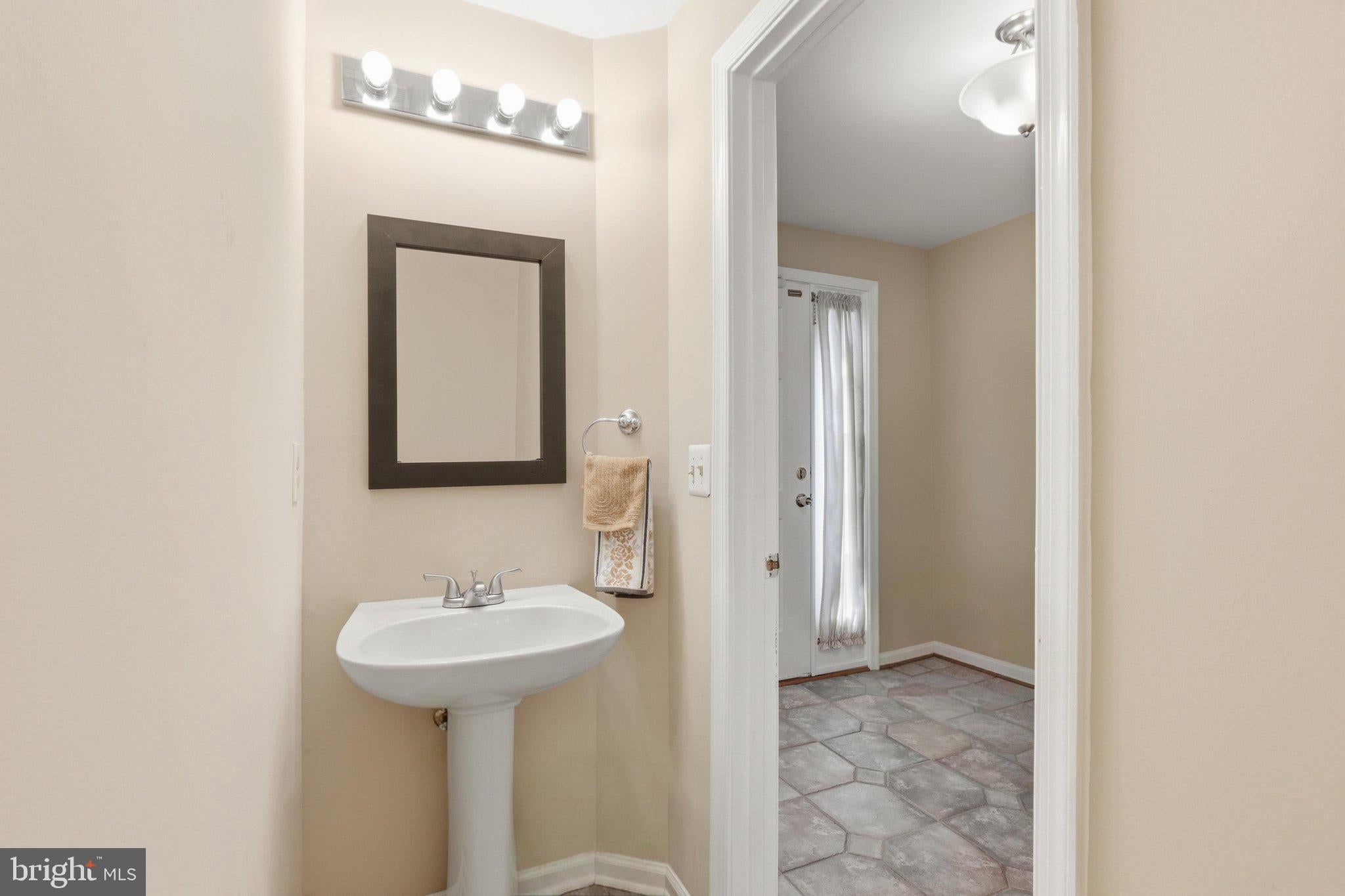 9118 VERBENA COURT