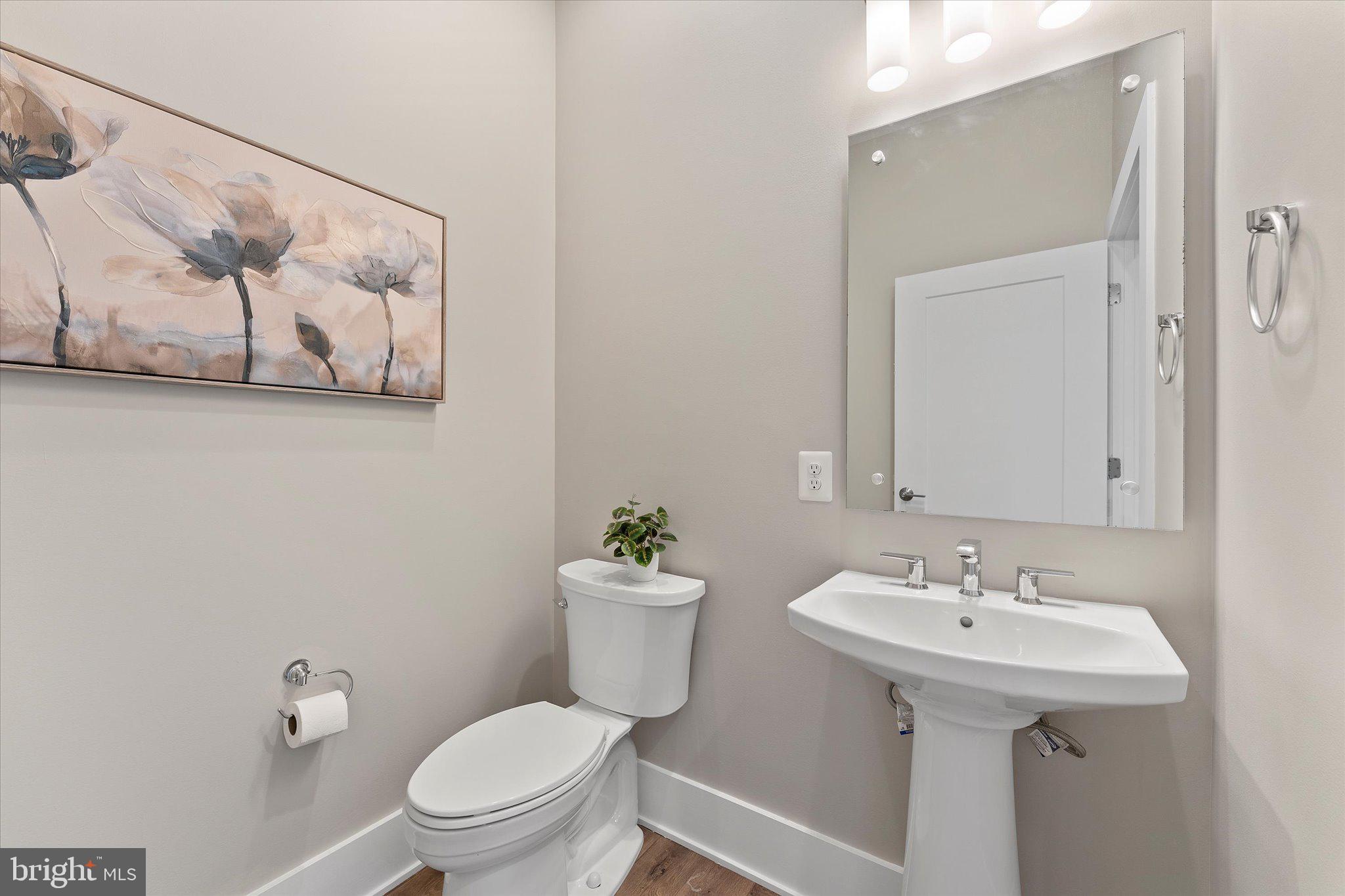 CABIN JOHN VILLAGE - Residential