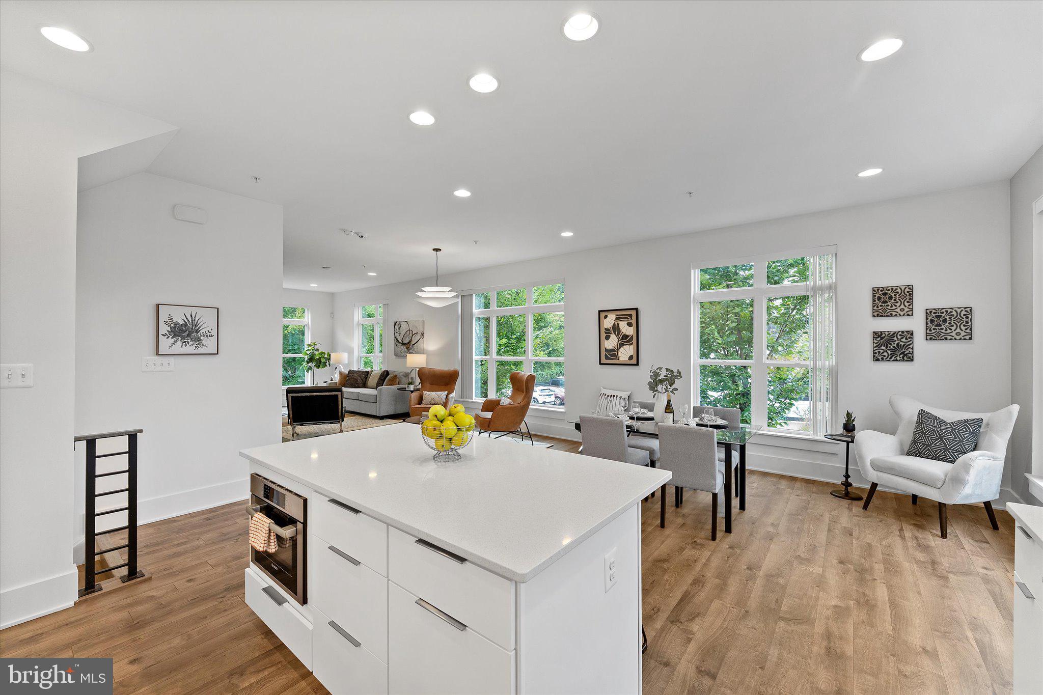 CABIN JOHN VILLAGE - Residential