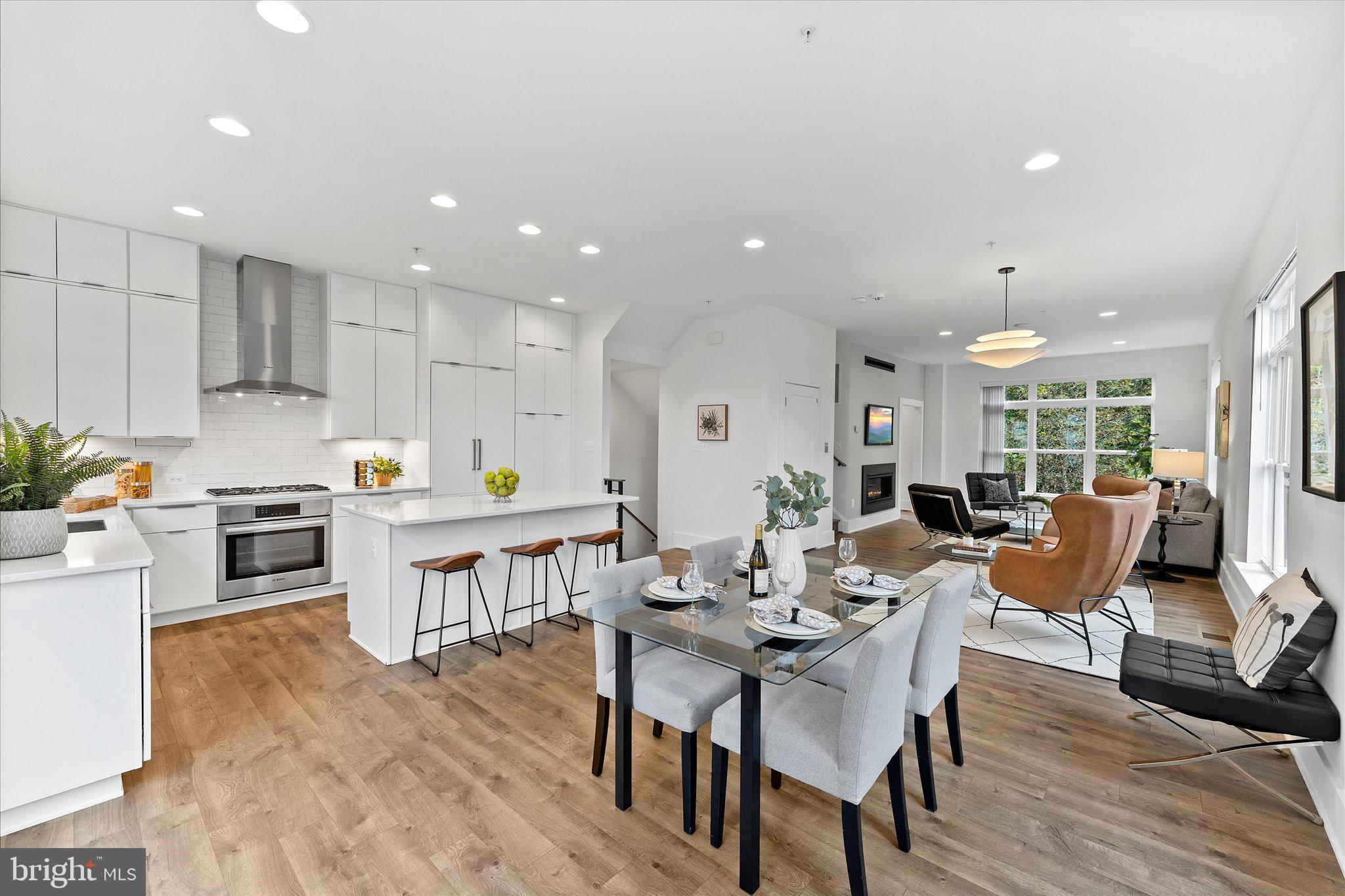 CABIN JOHN VILLAGE - Residential