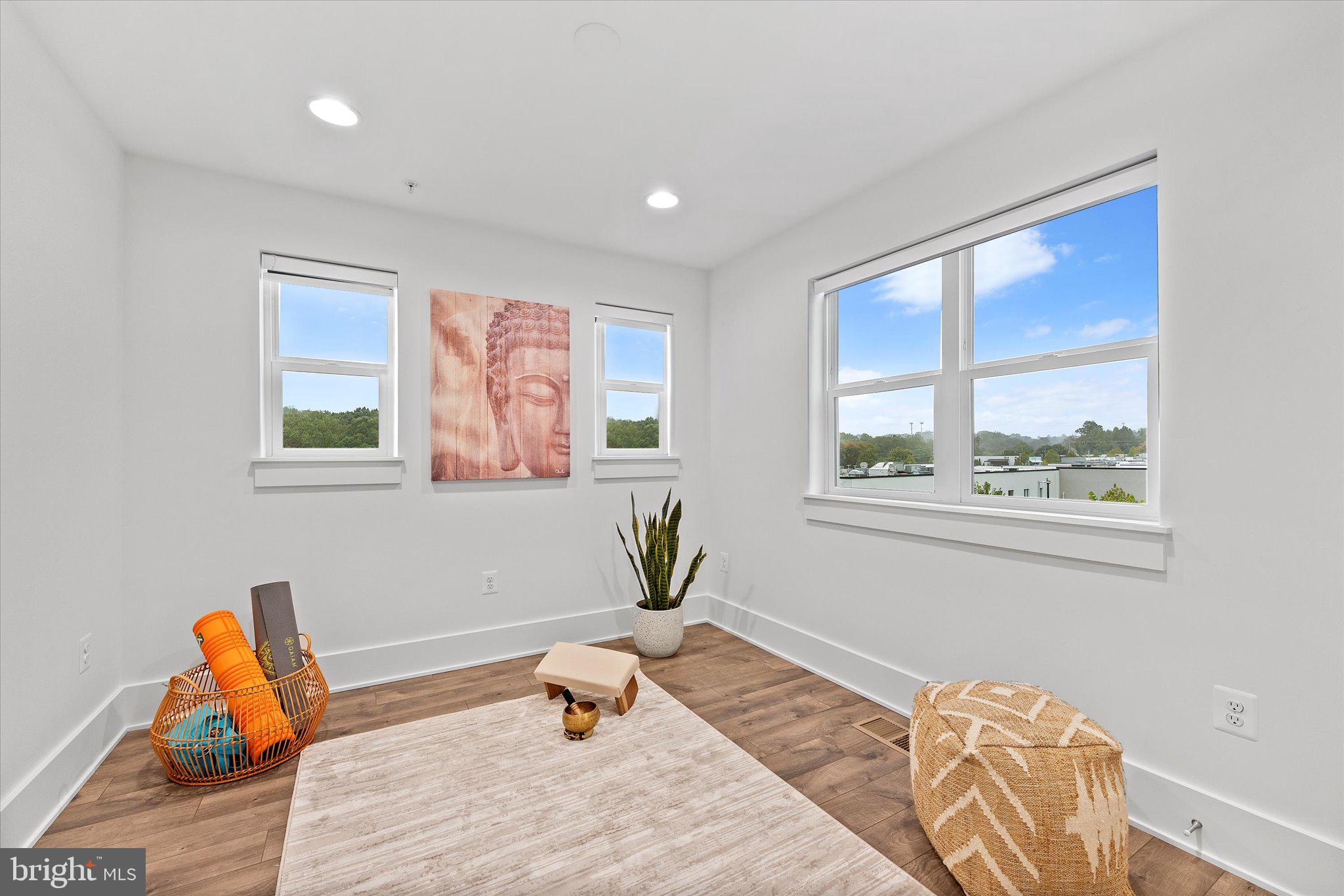 CABIN JOHN VILLAGE - Residential