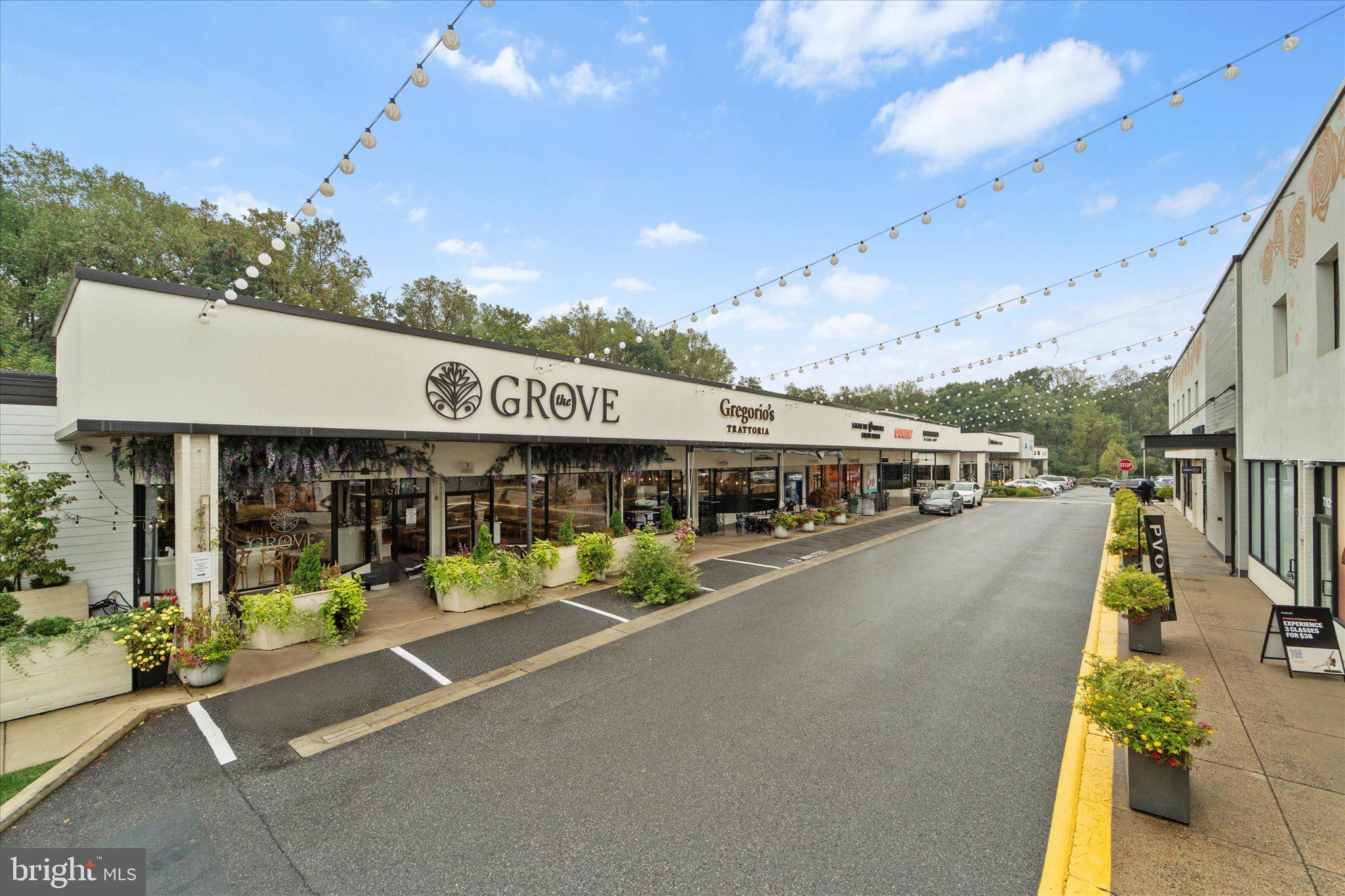 CABIN JOHN VILLAGE - Residential