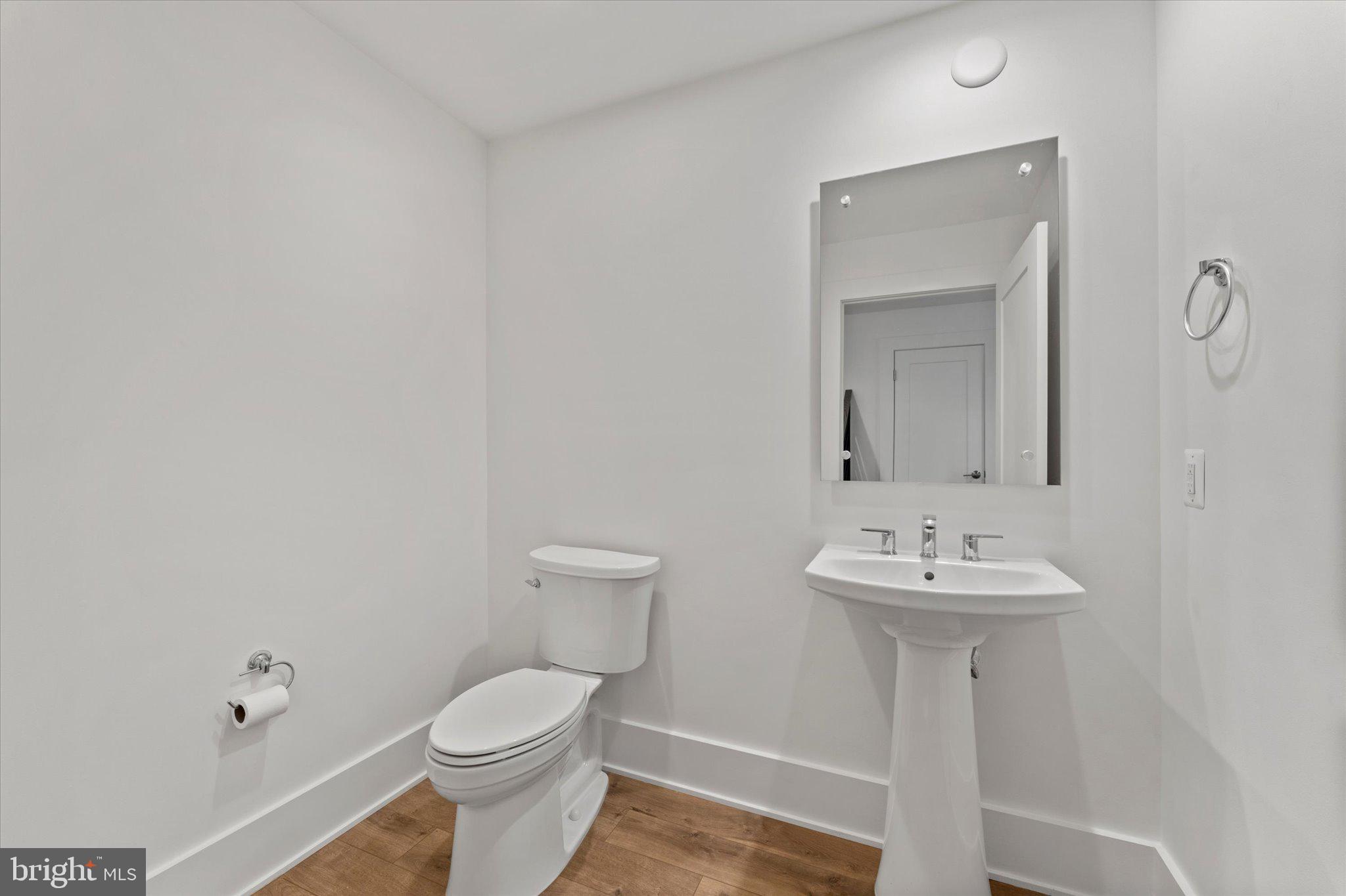 CABIN JOHN VILLAGE - Residential