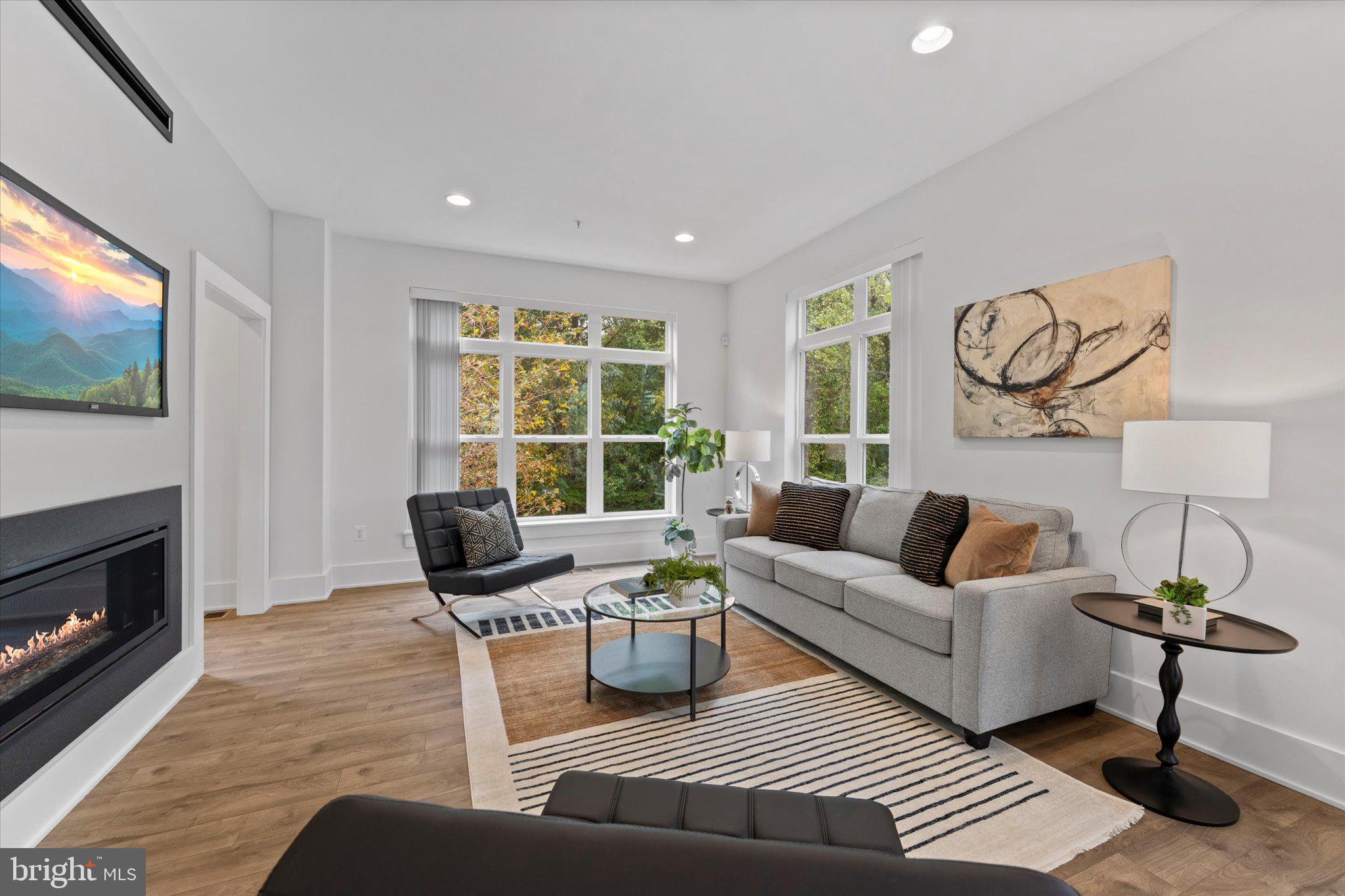 CABIN JOHN VILLAGE - Residential