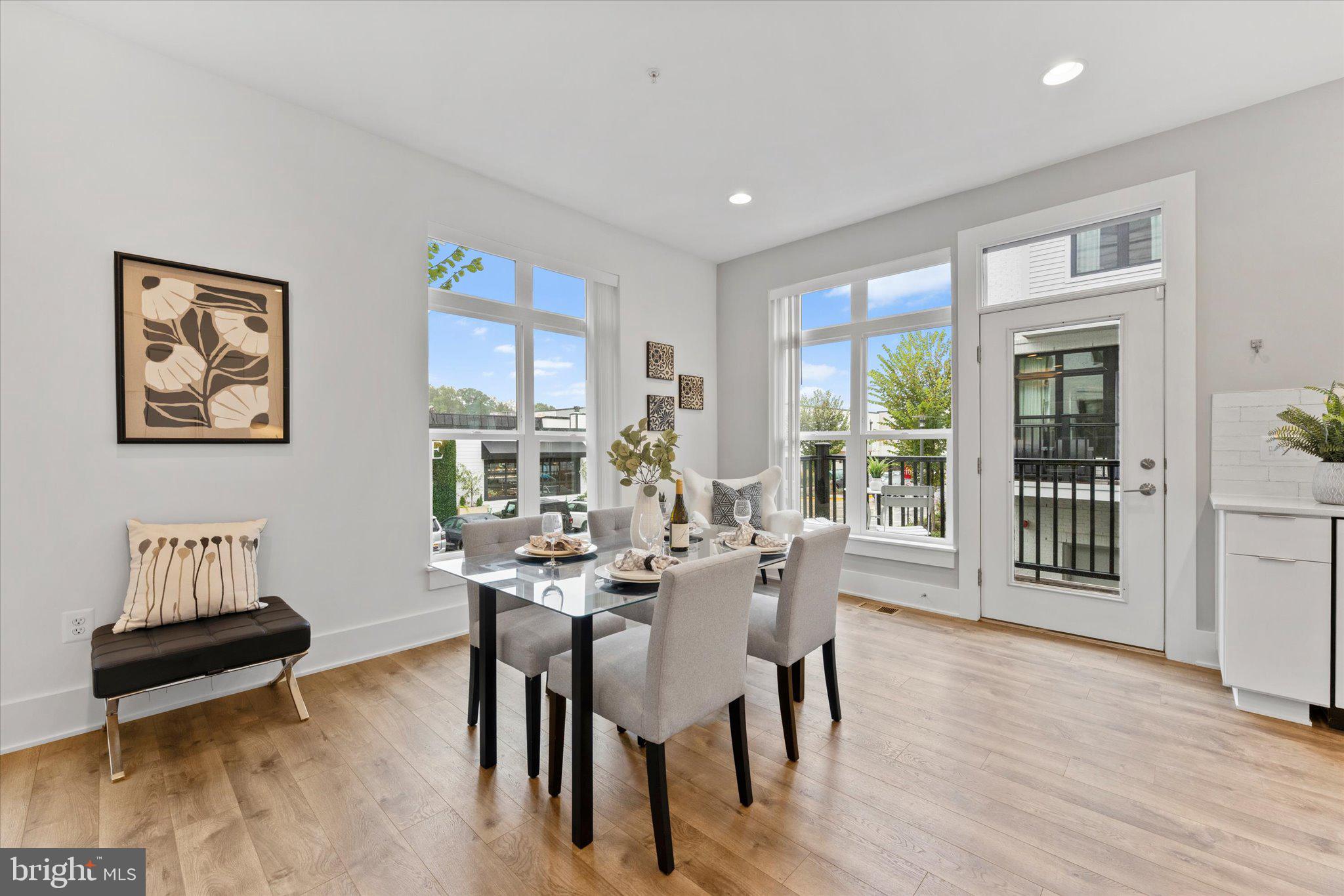 CABIN JOHN VILLAGE - Residential