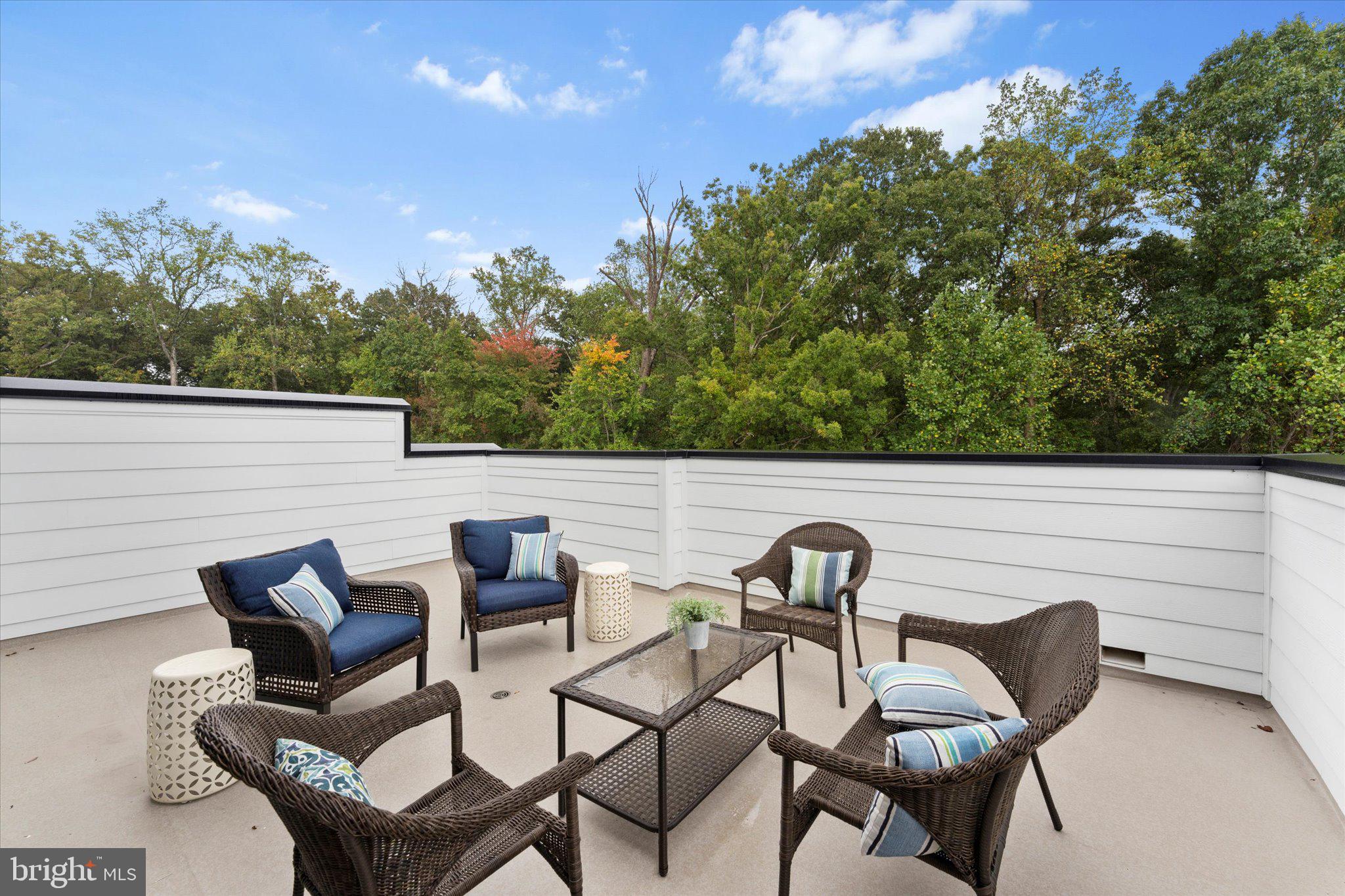 CABIN JOHN VILLAGE - Residential