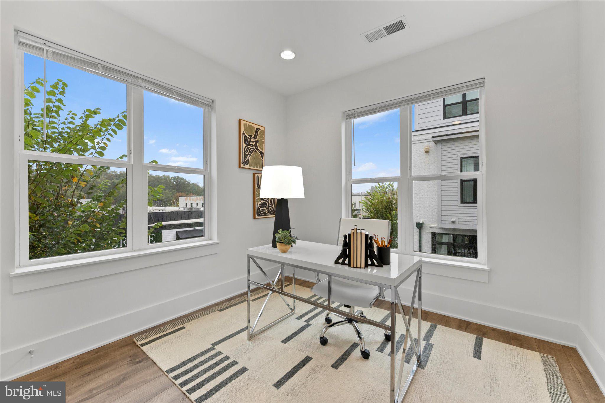 CABIN JOHN VILLAGE - Residential