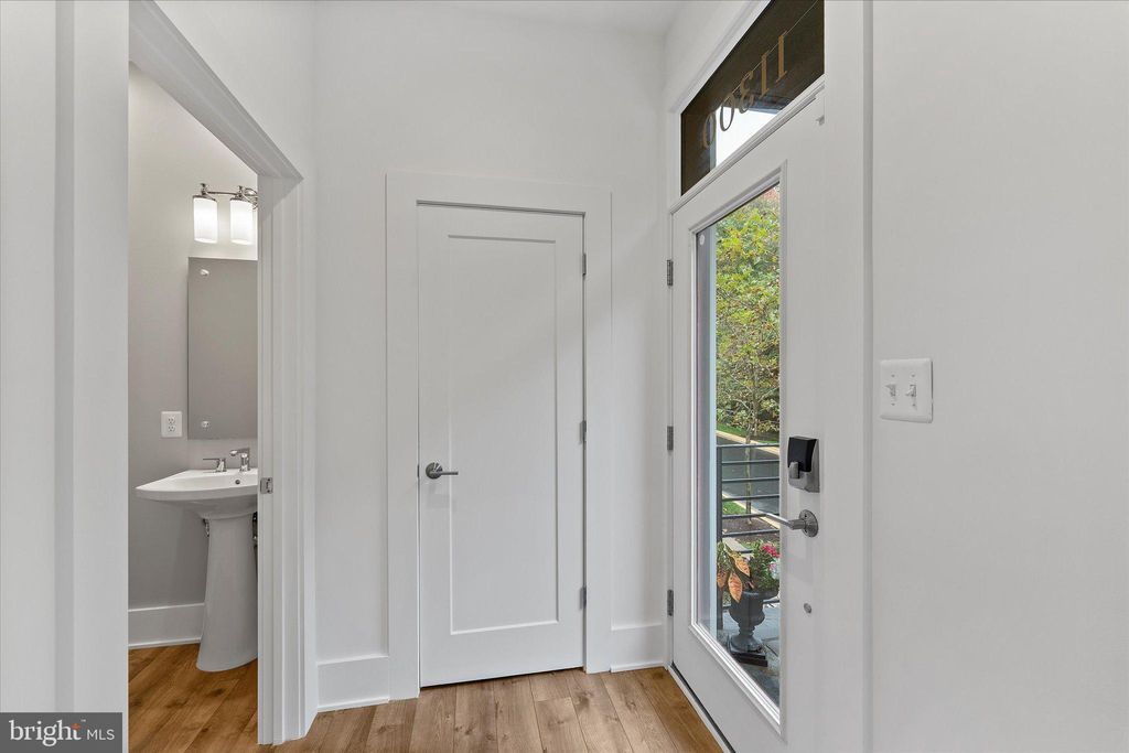 Photo of 11300 Emerald Park Road, POTOMAC, MD 20854 (MLS # MDMC2203116)