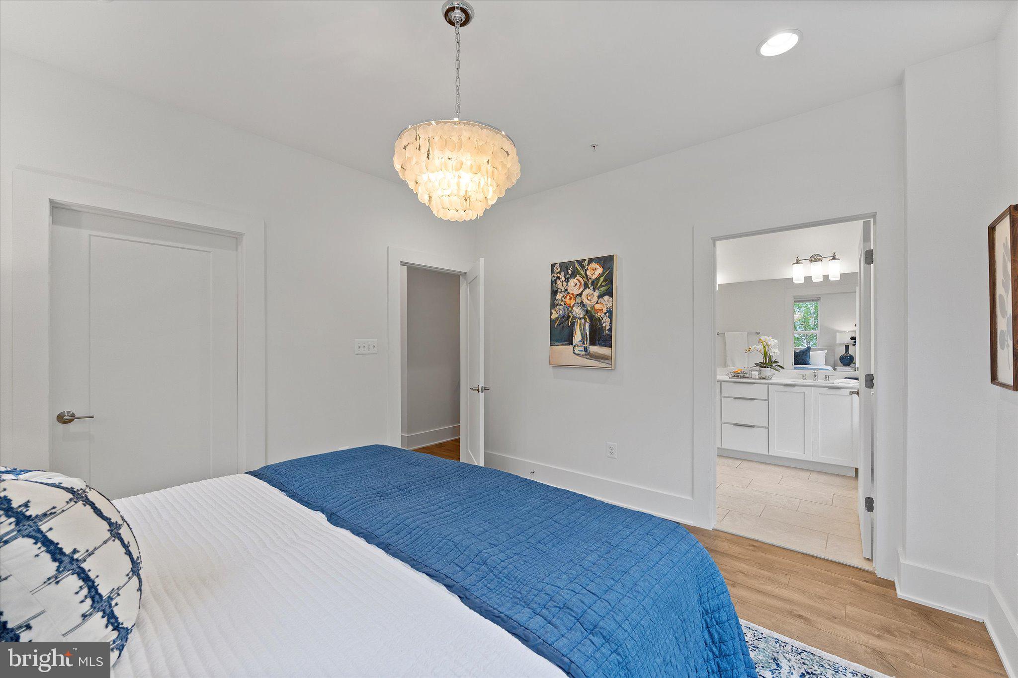 CABIN JOHN VILLAGE - Residential