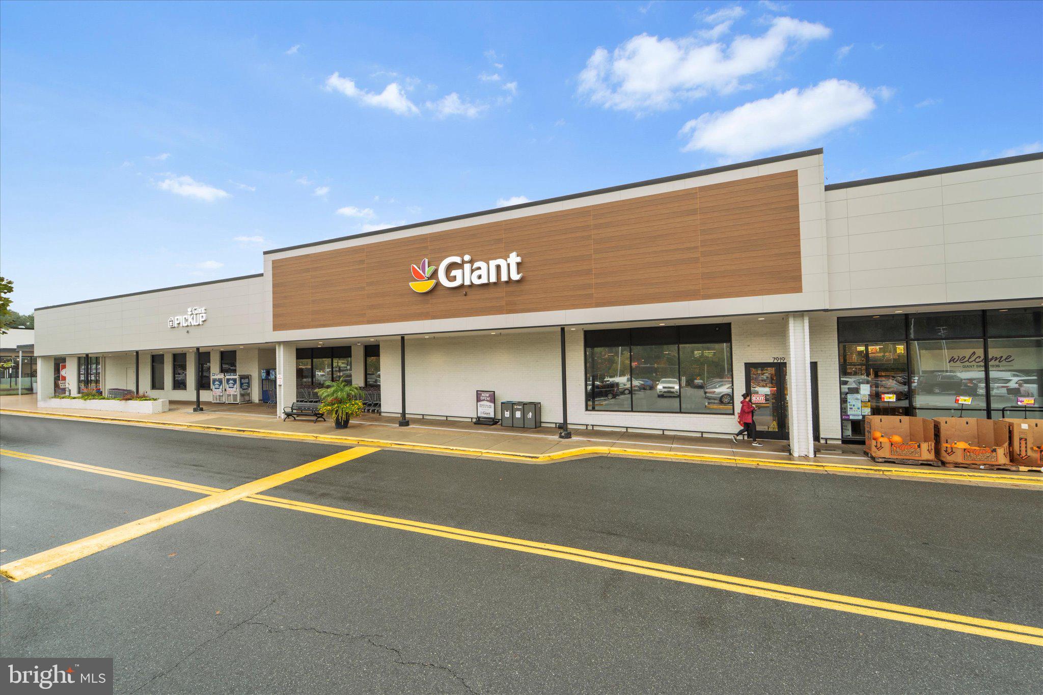 CABIN JOHN VILLAGE - Residential