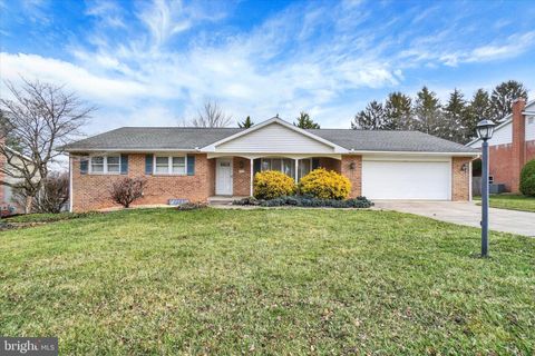 4158 ROBINHOOD DRIVE YORK PA 17408